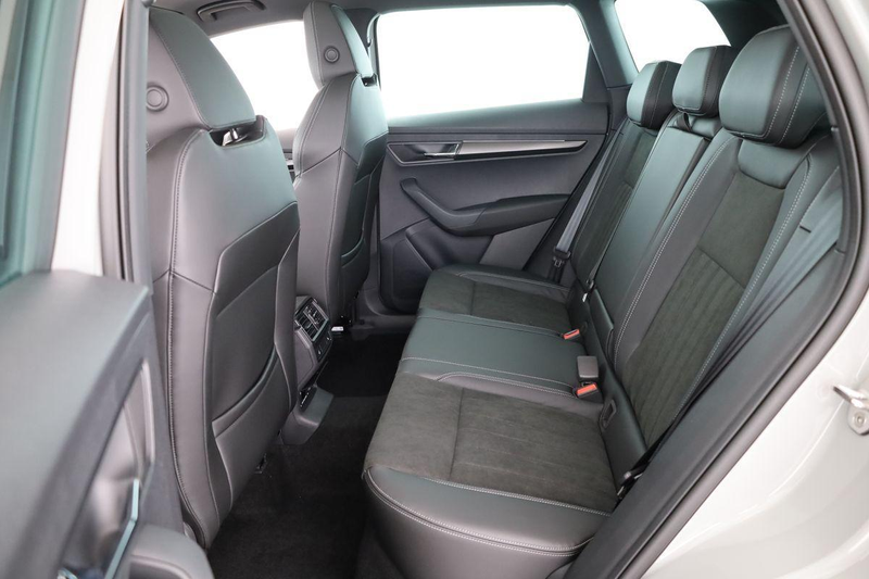 Skoda Karoq Sportline 4x4 2.0 TSI DSG Sportline, Pano, AHK,... — photo 12