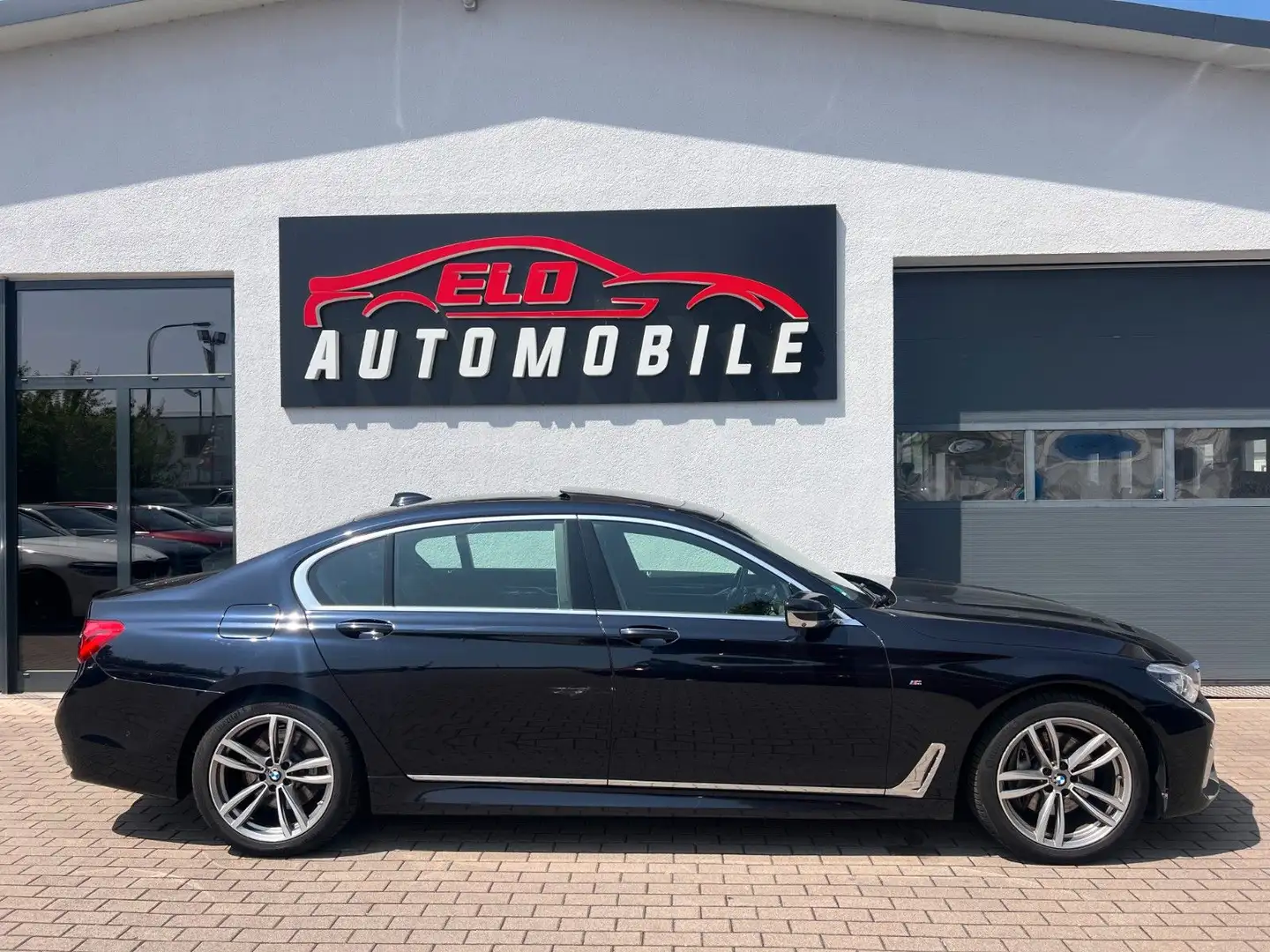 BMW 740 d Lang xDrive*M-Paket*ACC,Head-Up*VOLL Schwarz - 2