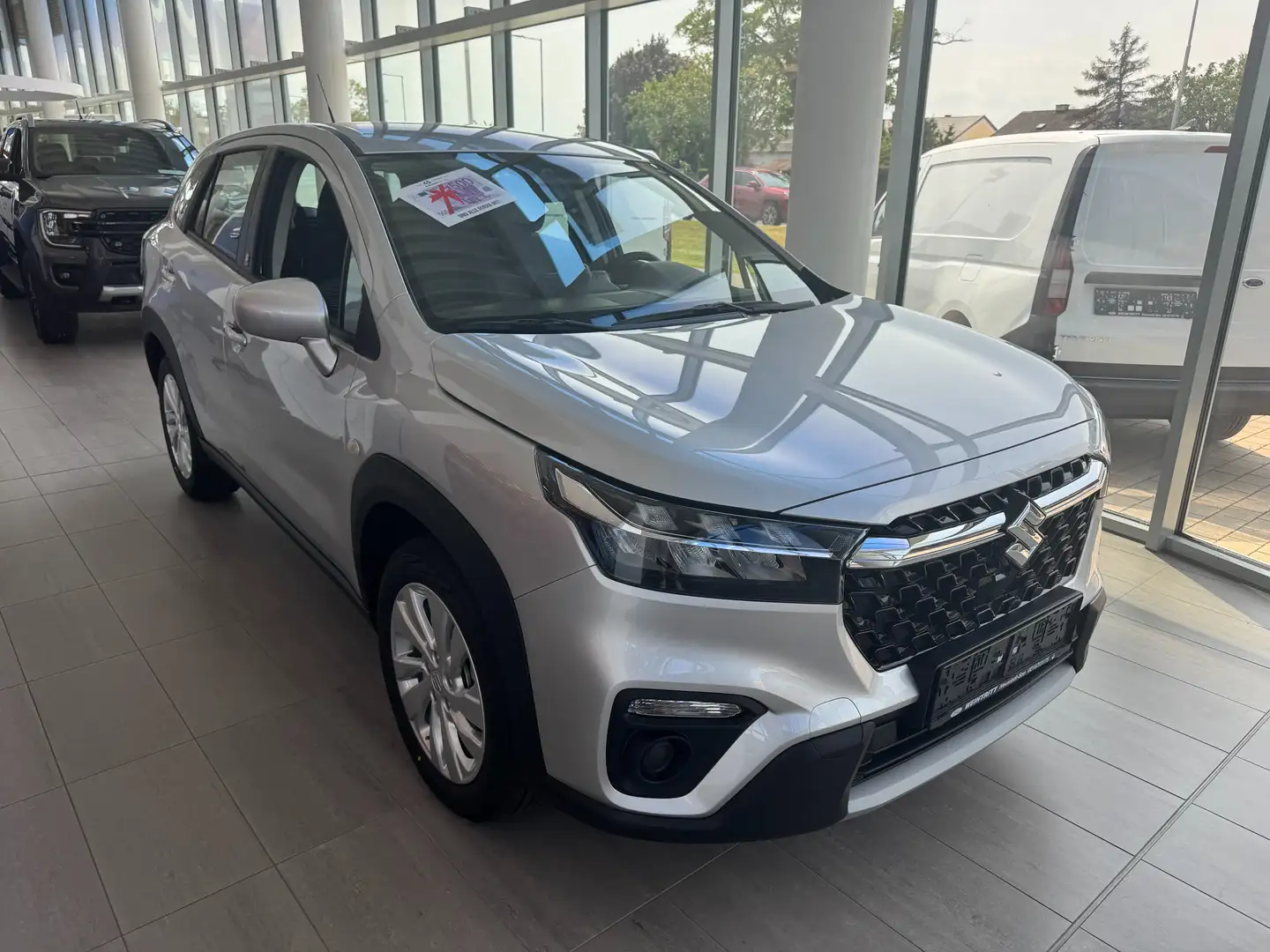 Suzuki S-Cross 1.4i Hybrid clear Silber - 1