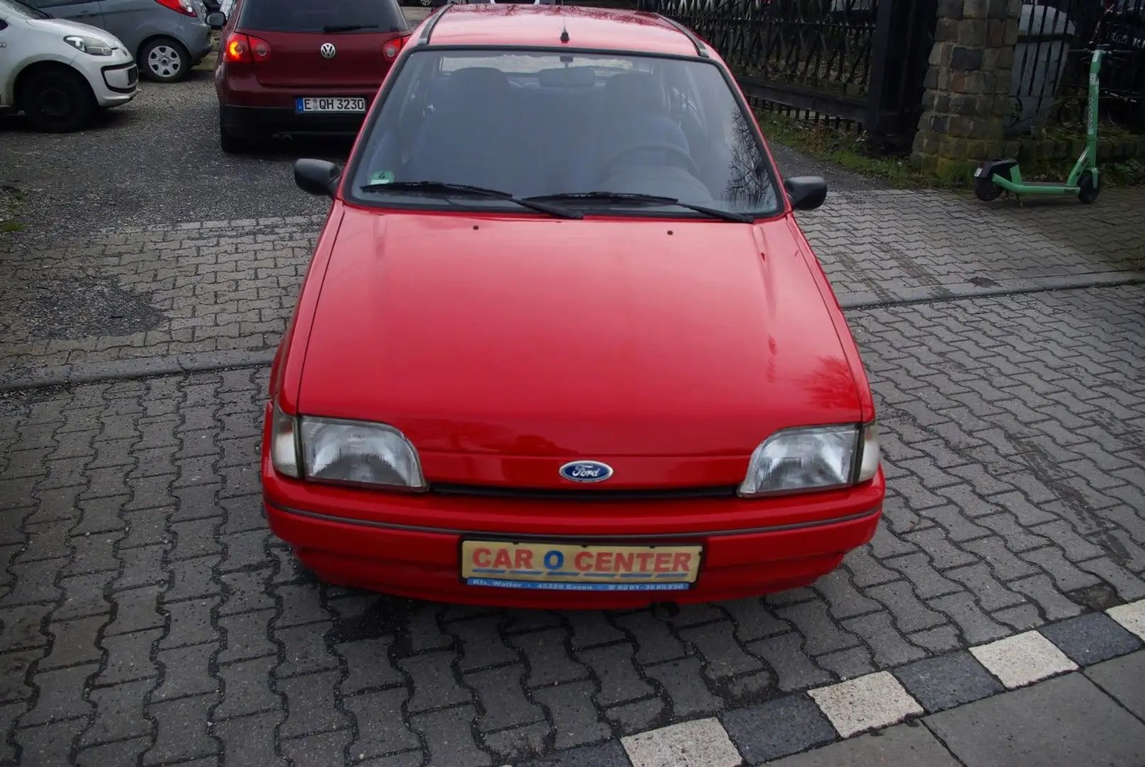 Ford Fiesta 1.1   1. Hand  H Kennzeichen Rouge - 2