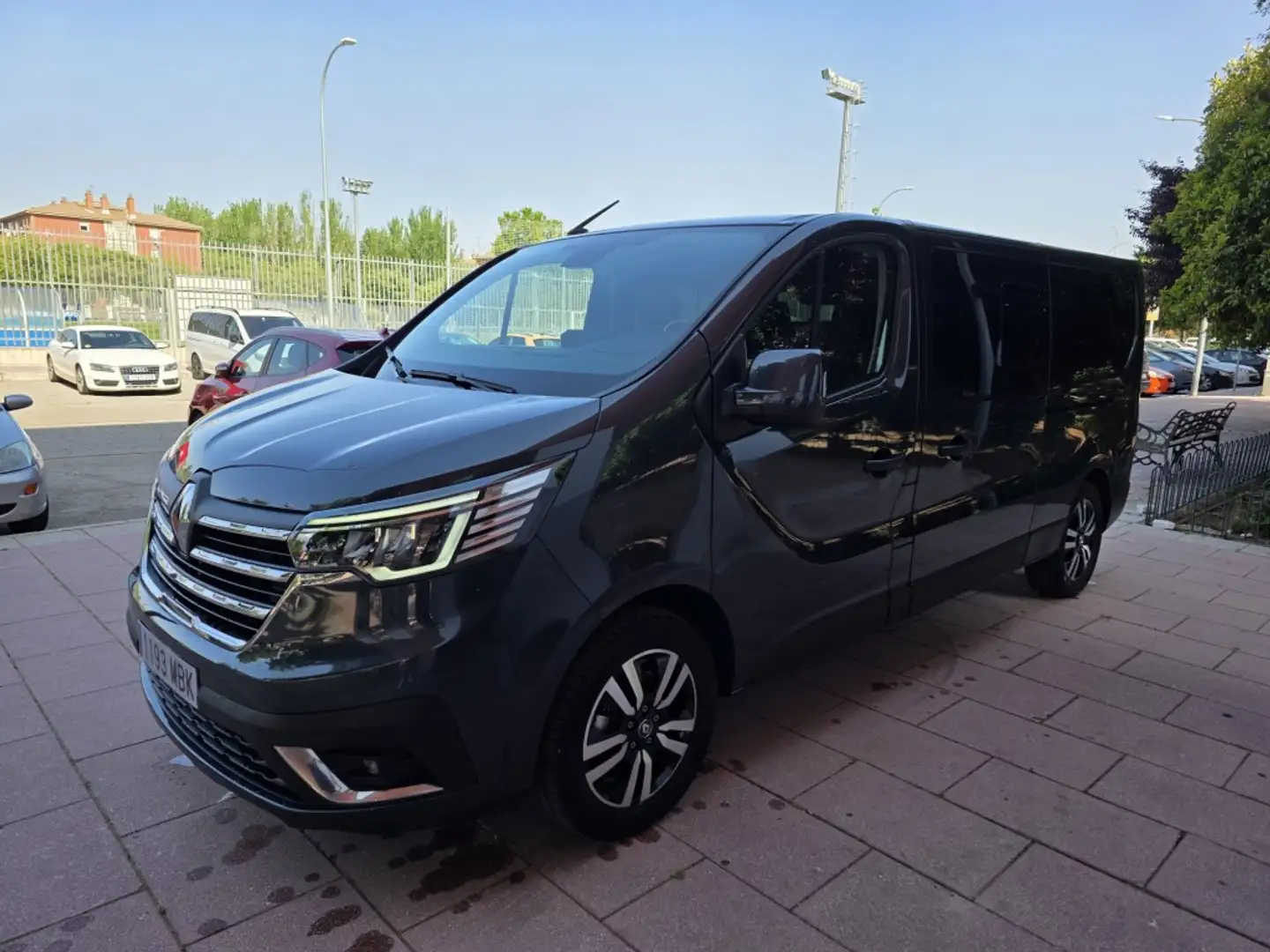 Renault Trafic 2.0dCi Energy Blue Equilibre Largo 110kW Gris - 1