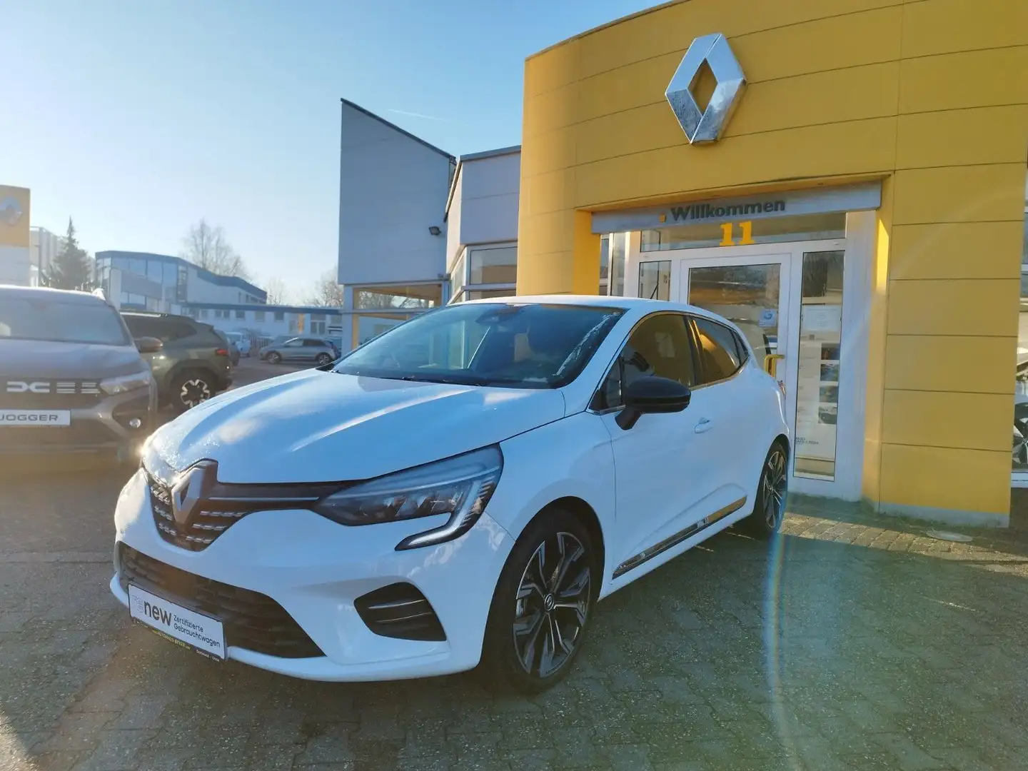 Renault Clio V Intens E-Tech 140 Automatik Wit - 1