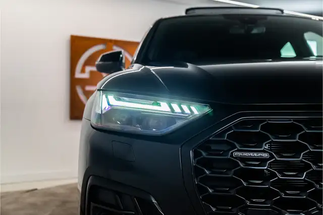 Audi Q5 view 8