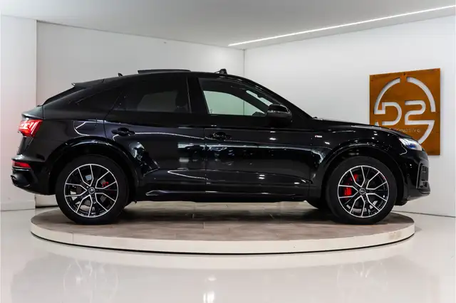 Audi Q5 view 6