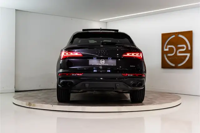 Audi Q5 view 4