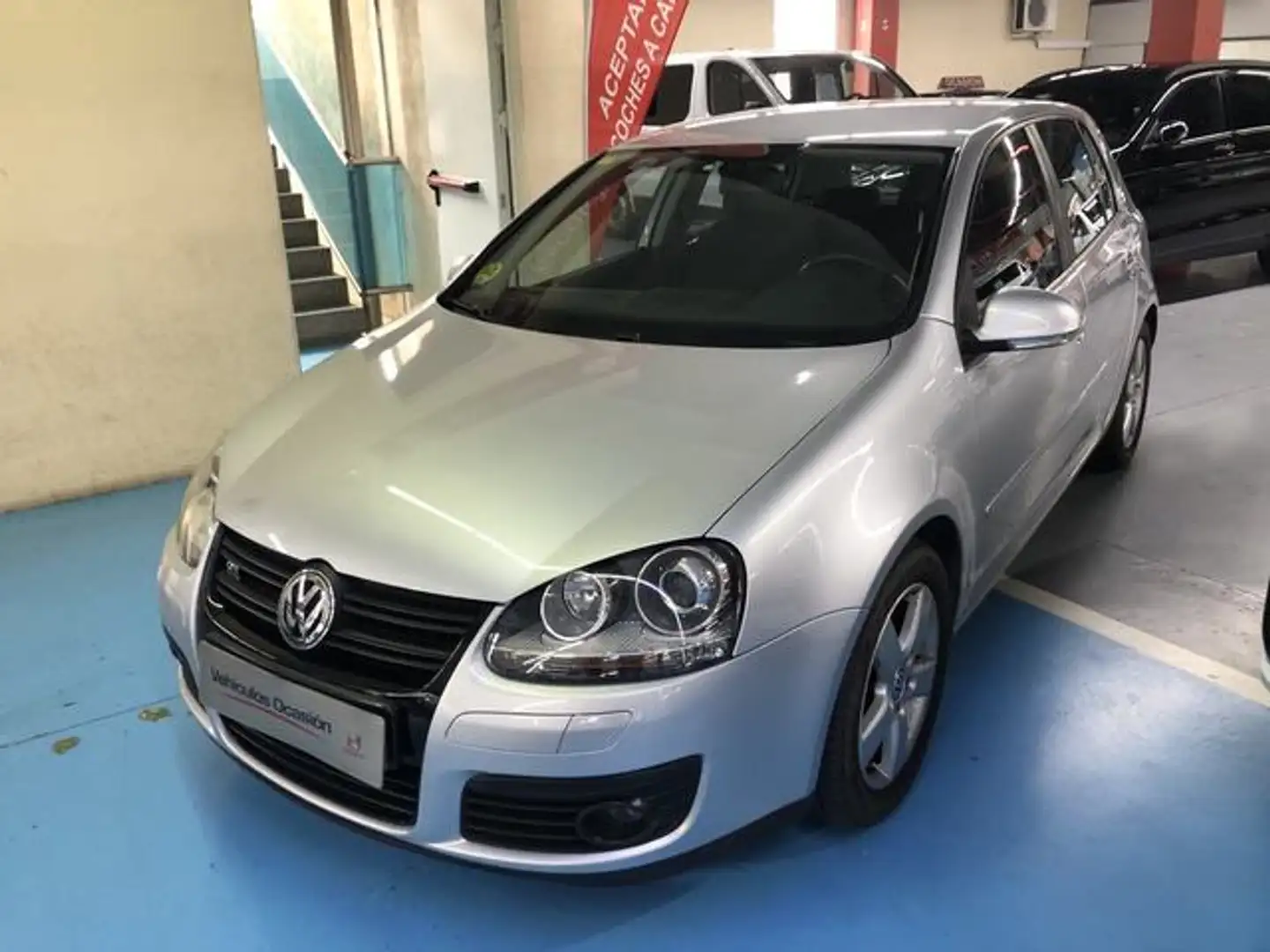 Volkswagen Golf 2.0TDI GT Sport Plateado - 2