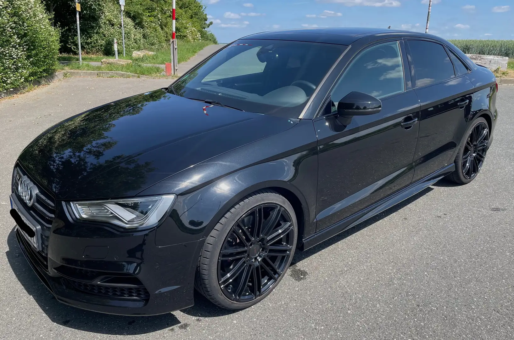 Audi S3 Limousine S tronic Schwarz - 1