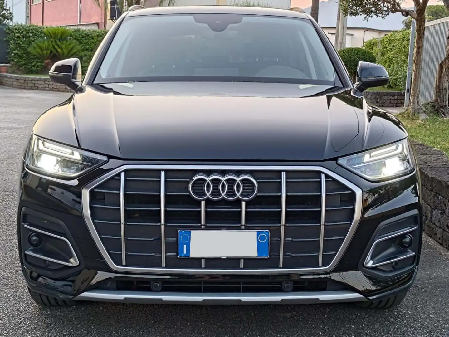 Audi Q5 35 2.0 TDI Business Hybrid/Diesel Fekete - 2