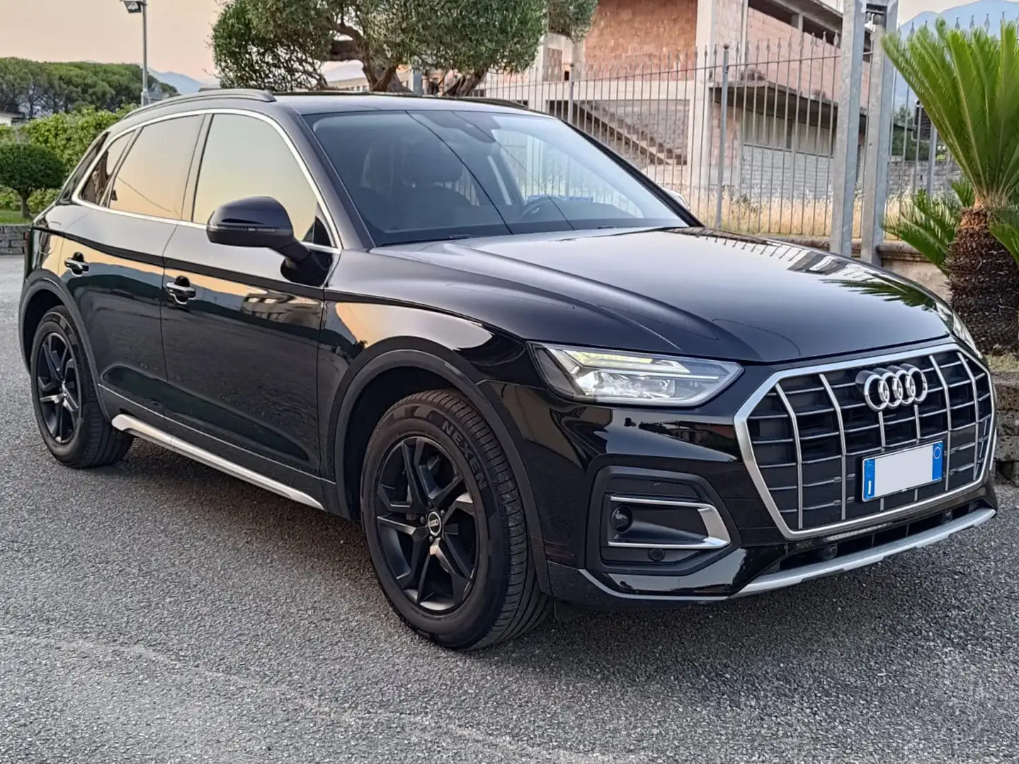 Audi Q5 35 2.0 TDI Business Hybrid/Diesel Fekete - 1