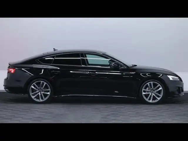 Audi A5 view 3