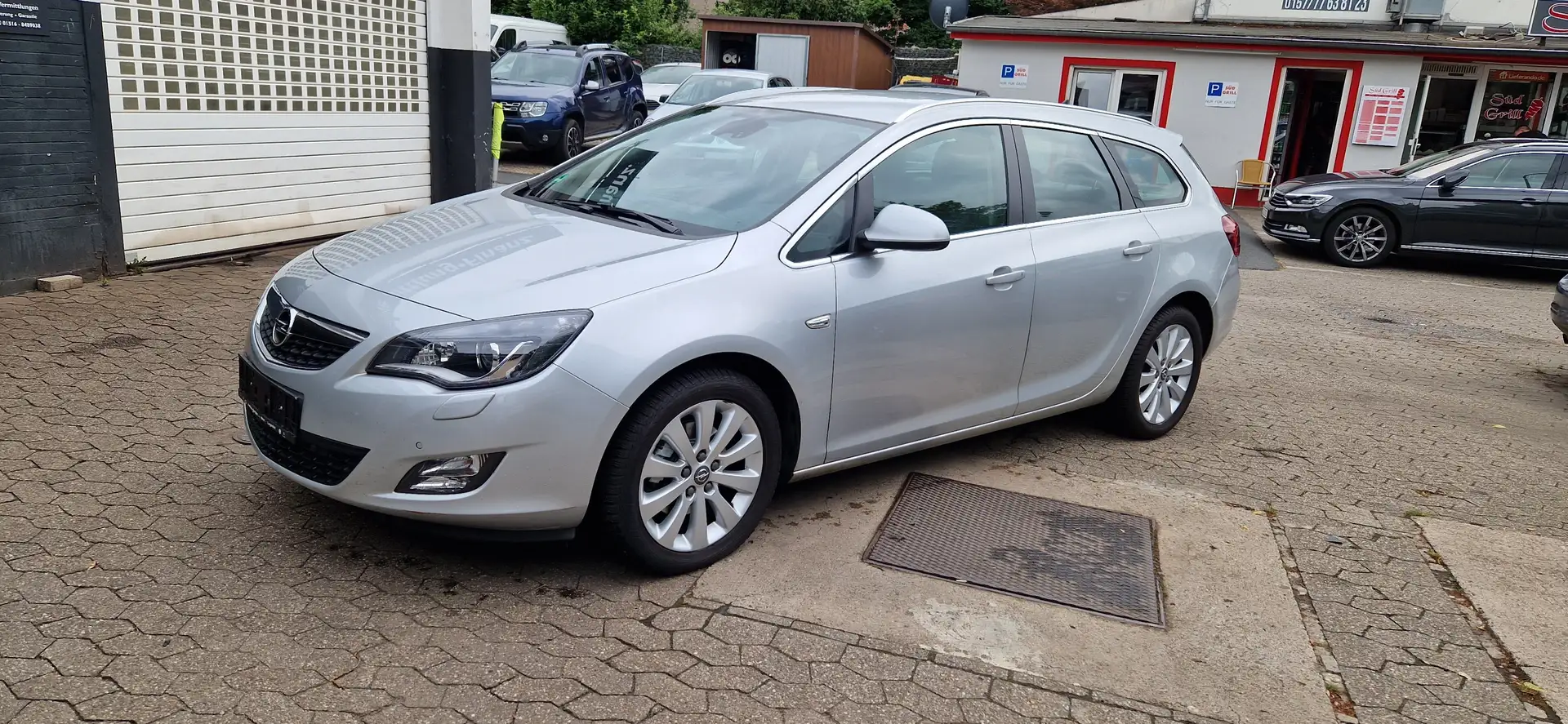 Opel Astra Innovation Grau - 1