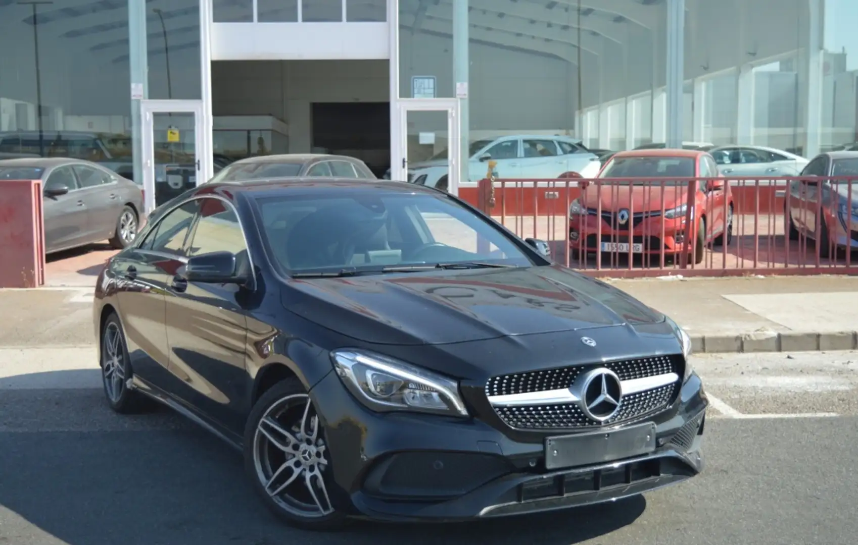 Mercedes-Benz CLA 180 Negro - 2