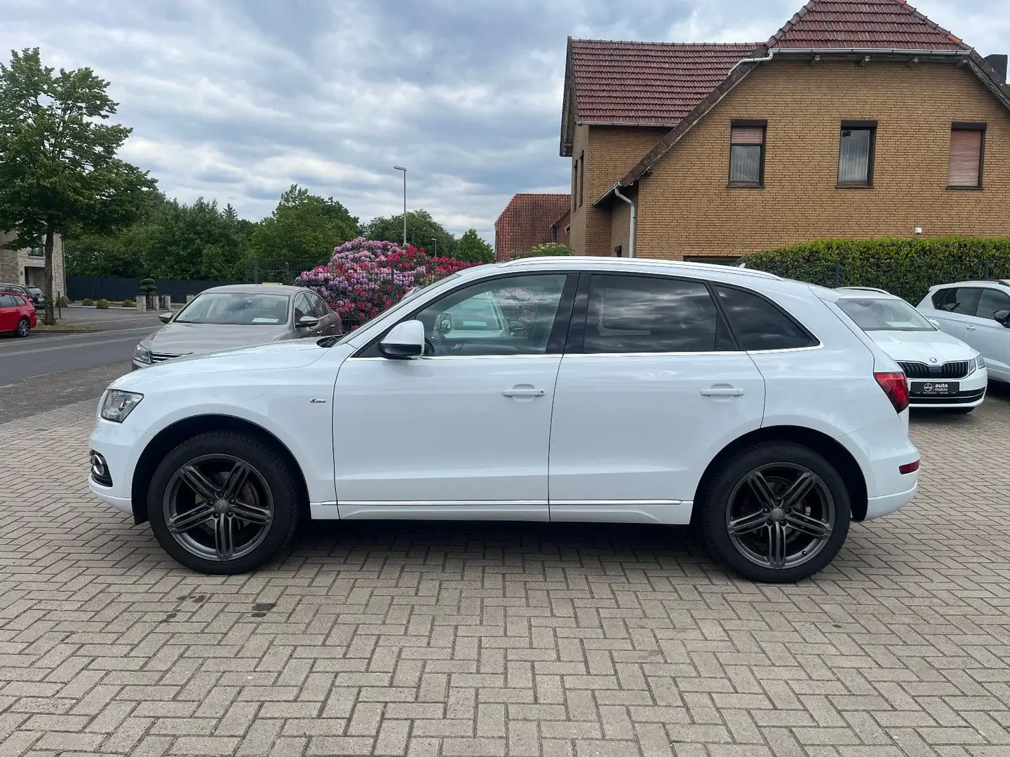 Audi Q5 2.0 TDI | Quattro | S-Line | Pano | TÜV neu Wit - 2