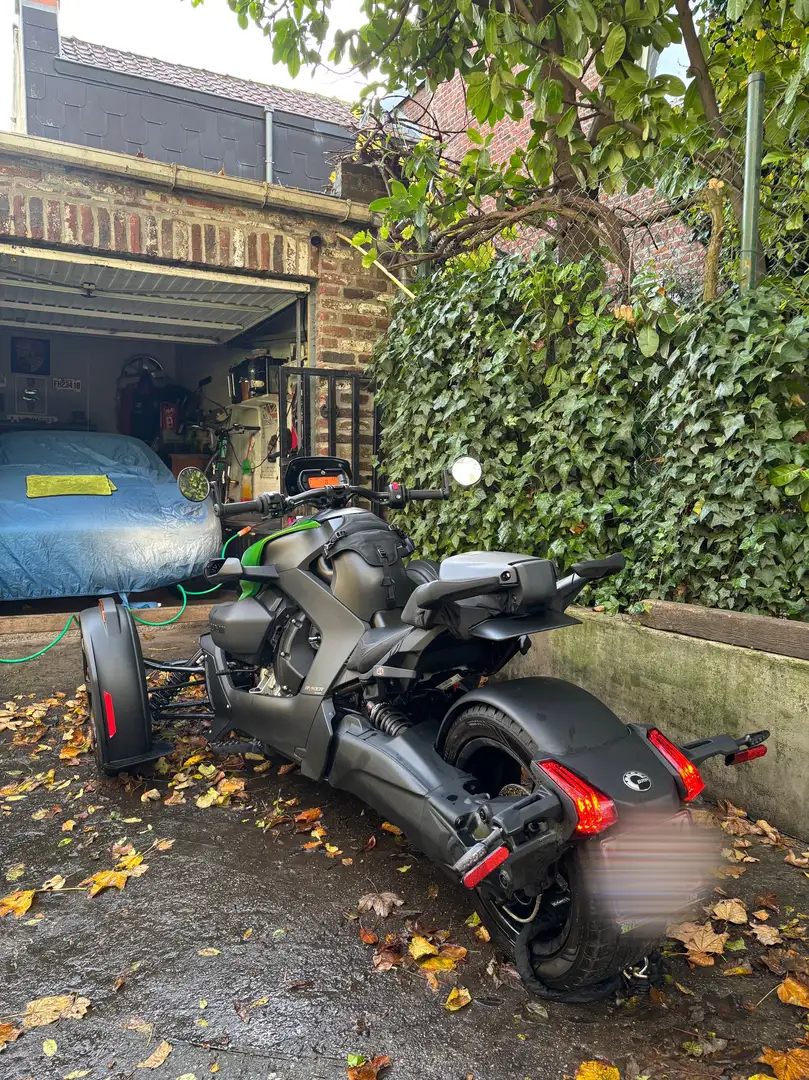 Can-Am Ryker 900 - 1