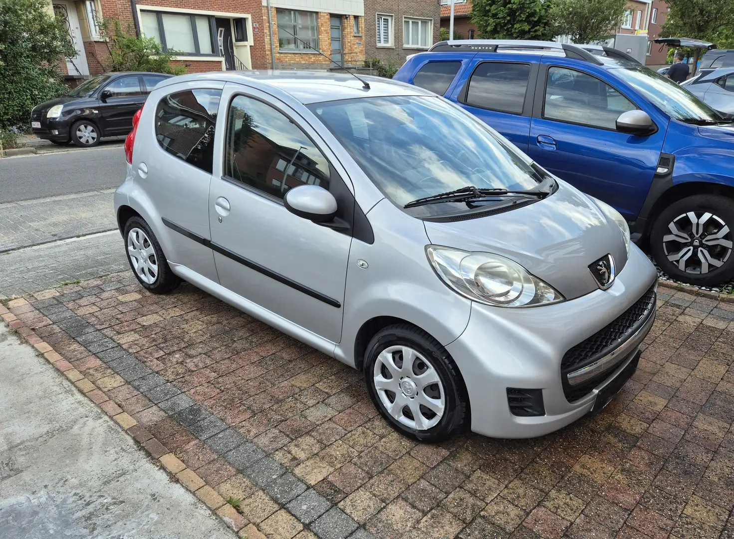 Peugeot 107 107 1.0i Garantie 1an, Airco, Bluetooth, Carplay Argent - 1
