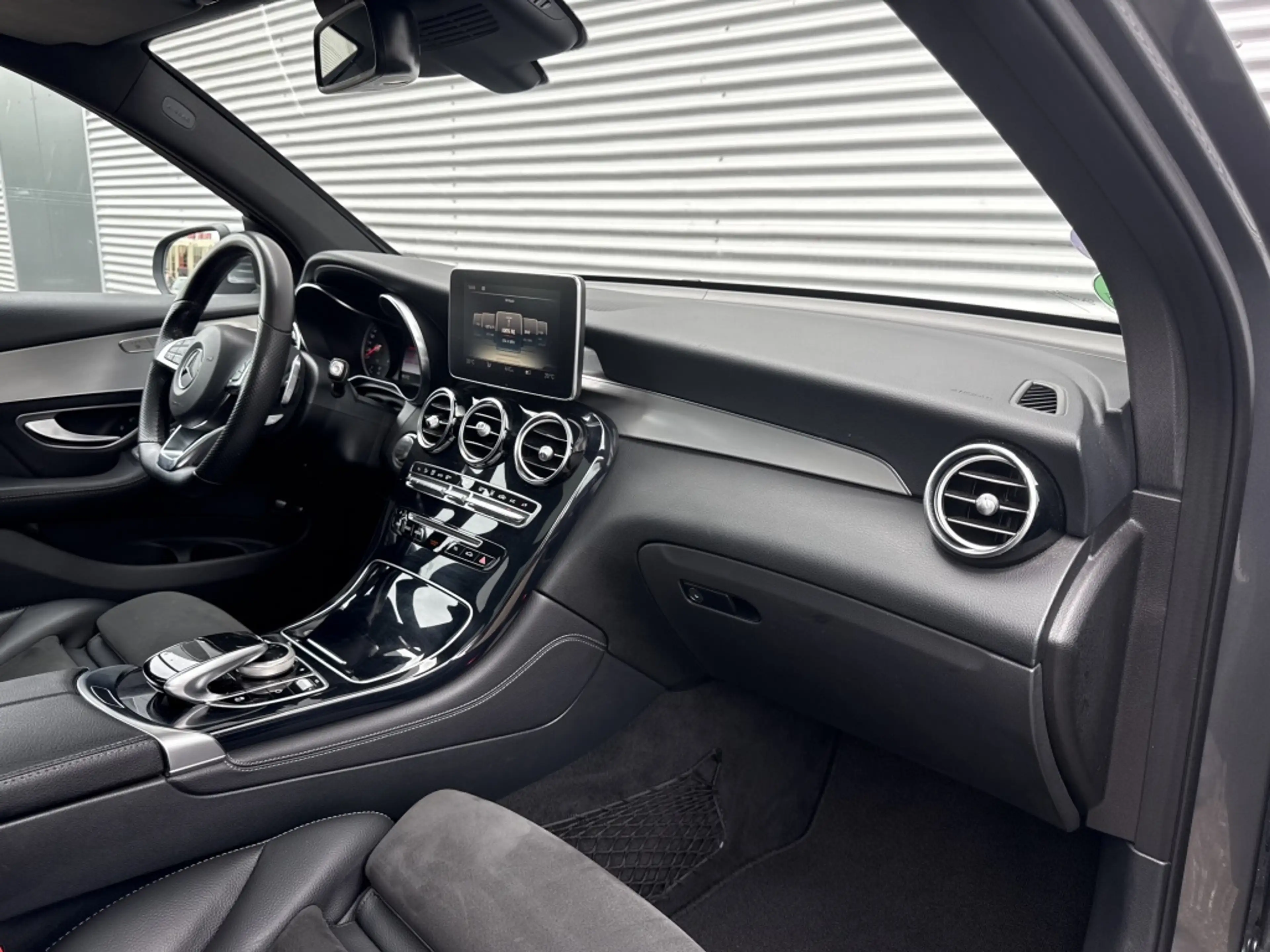 Mercedes-Benz GLC 350 350e 4Matic Bus.Sol. AMG Pano Trekhaak Sfeer Camer — photo 16