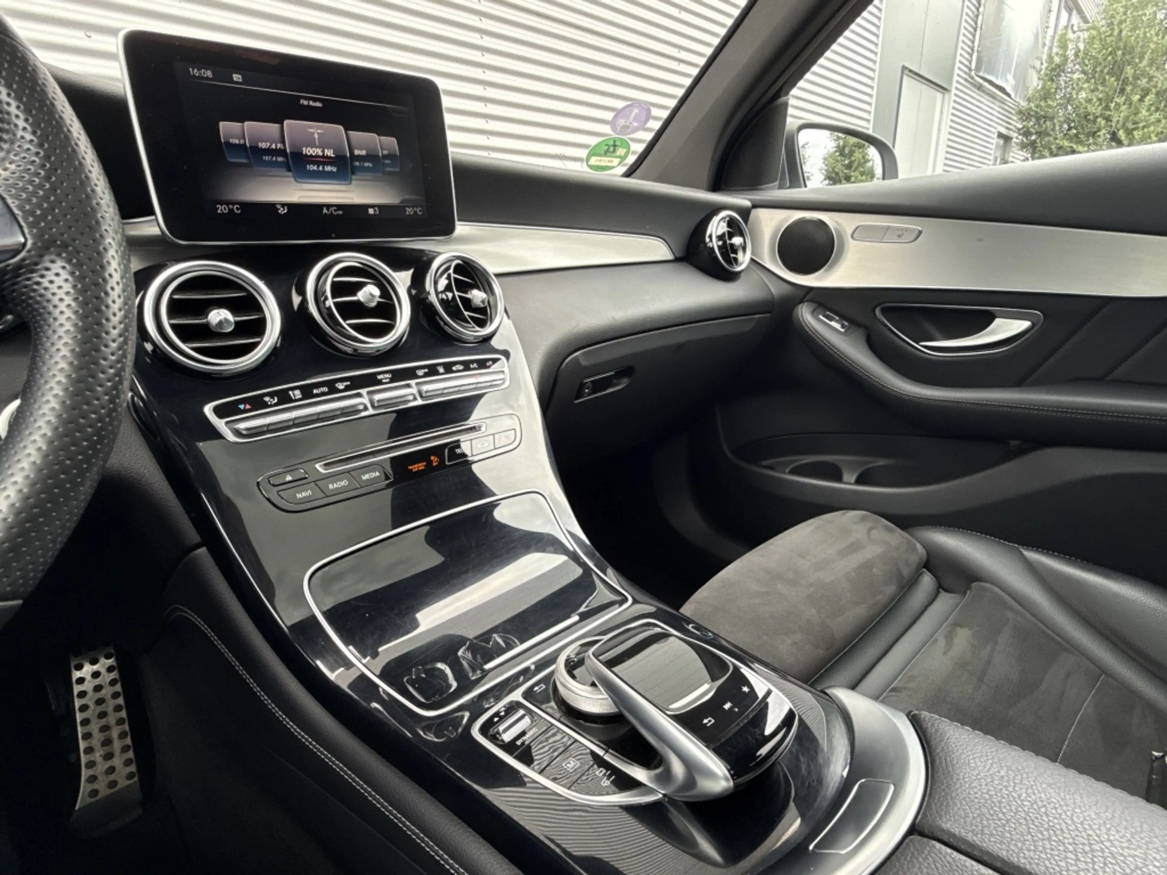 Mercedes-Benz GLC 350 350e 4Matic Bus.Sol. AMG Pano Trekhaak Sfeer Camer — photo 26