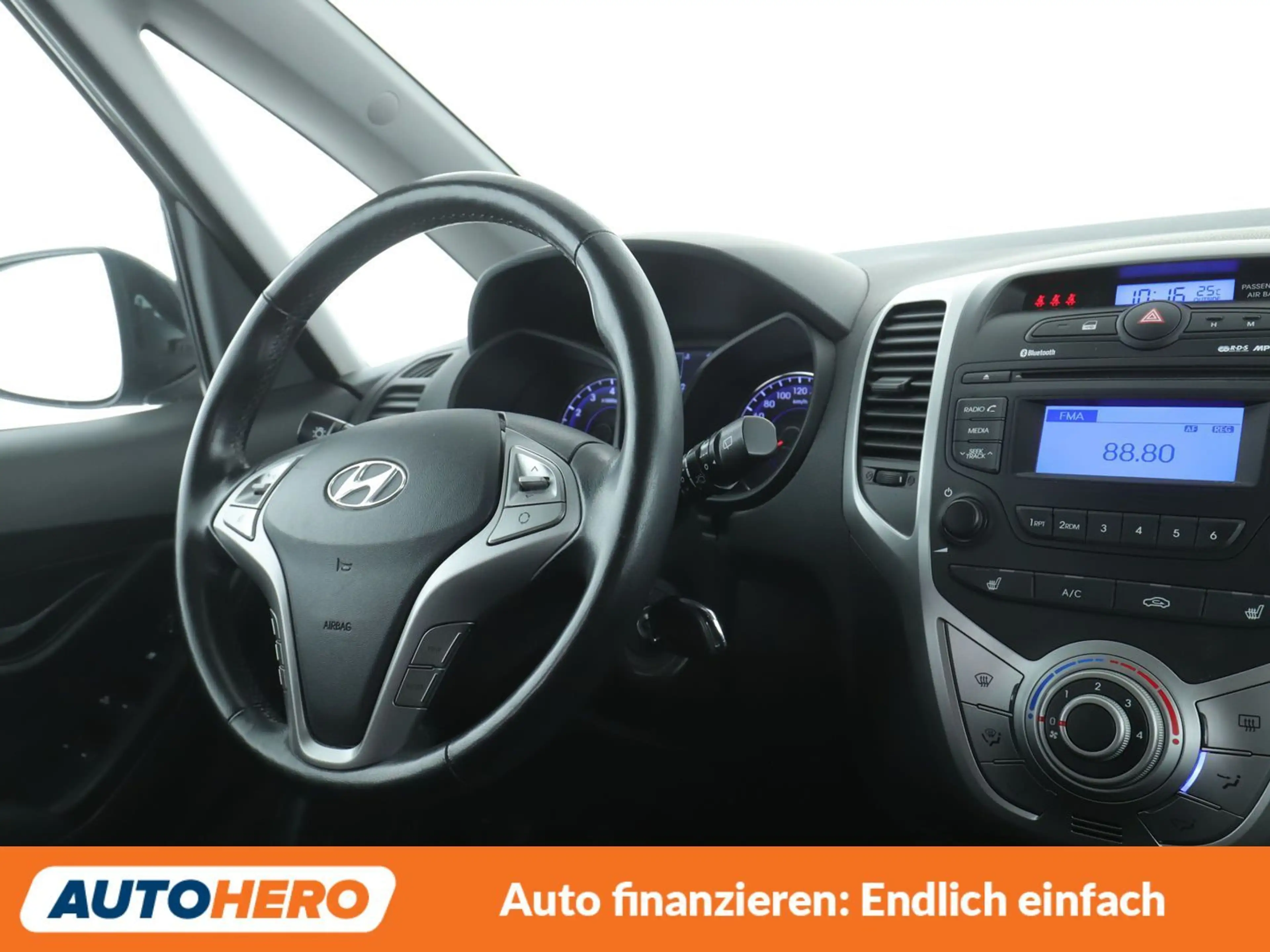 Hyundai iX20 1.6 YES! Blue*PDC*SHZ*ALU*KLIMA* — photo 13