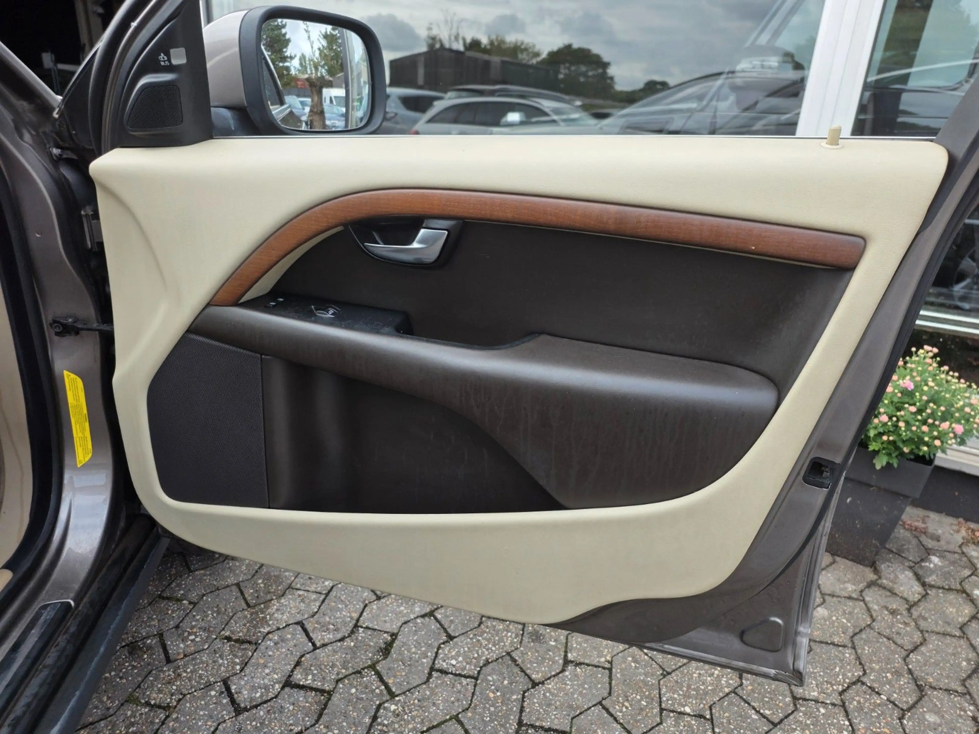 Volvo XC70 3,2 Summum AWD LEDER/TOTWINKEL/LPG GAS — photo 14
