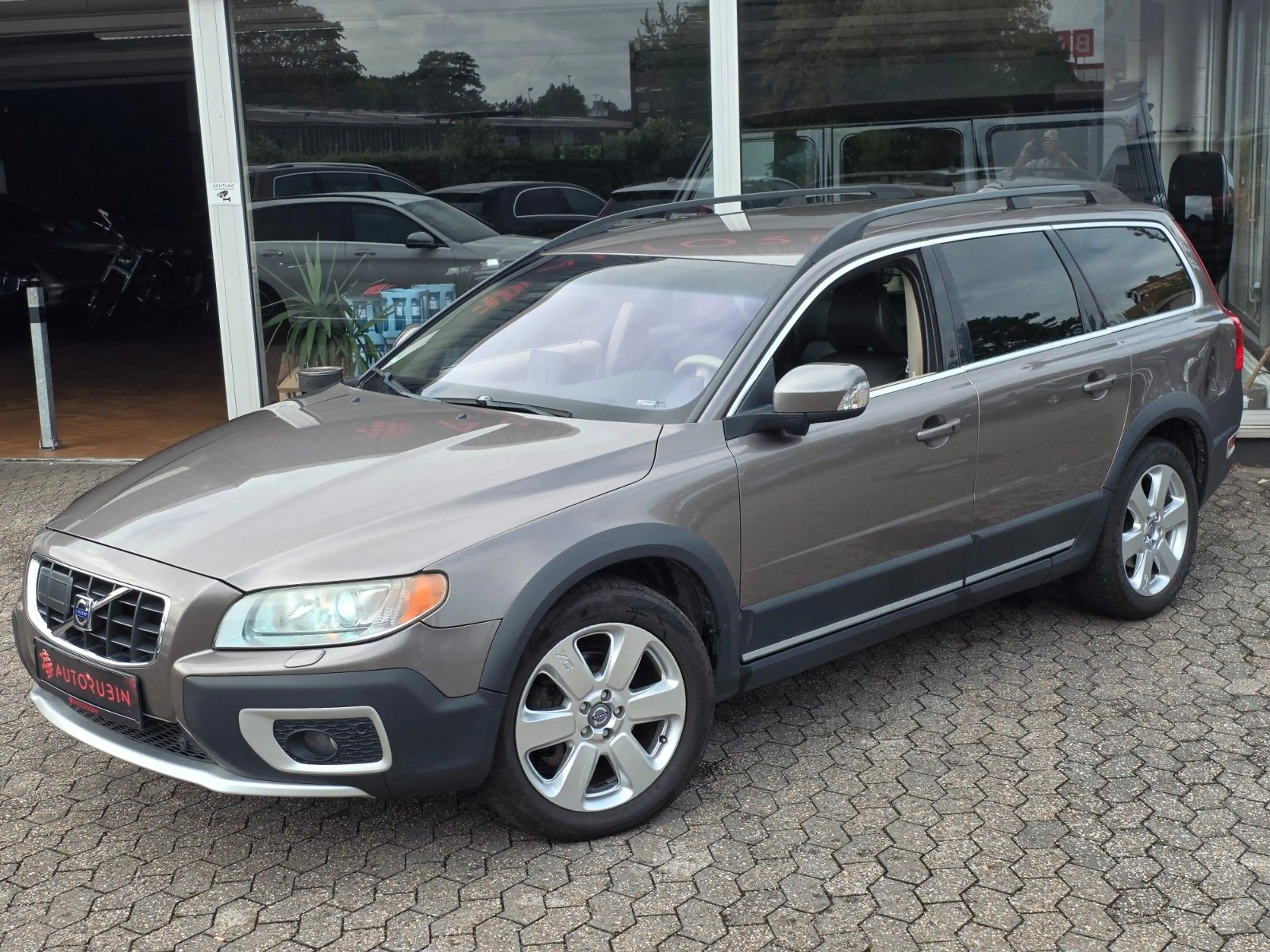 Volvo XC70 3,2 Summum AWD LEDER/TOTWINKEL/LPG GAS — photo 7