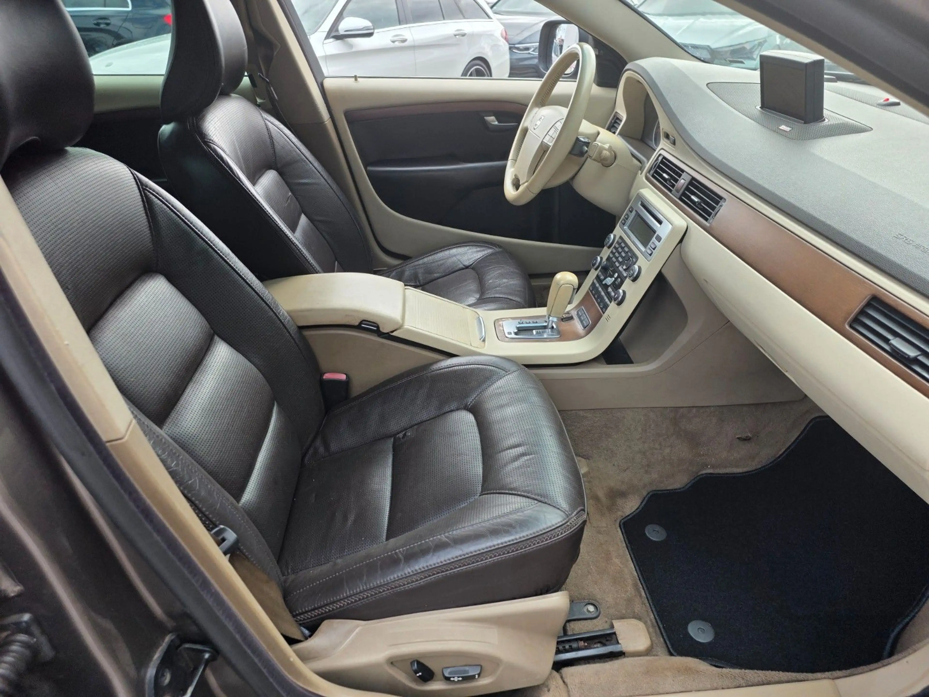 Volvo XC70 3,2 Summum AWD LEDER/TOTWINKEL/LPG GAS — photo 21