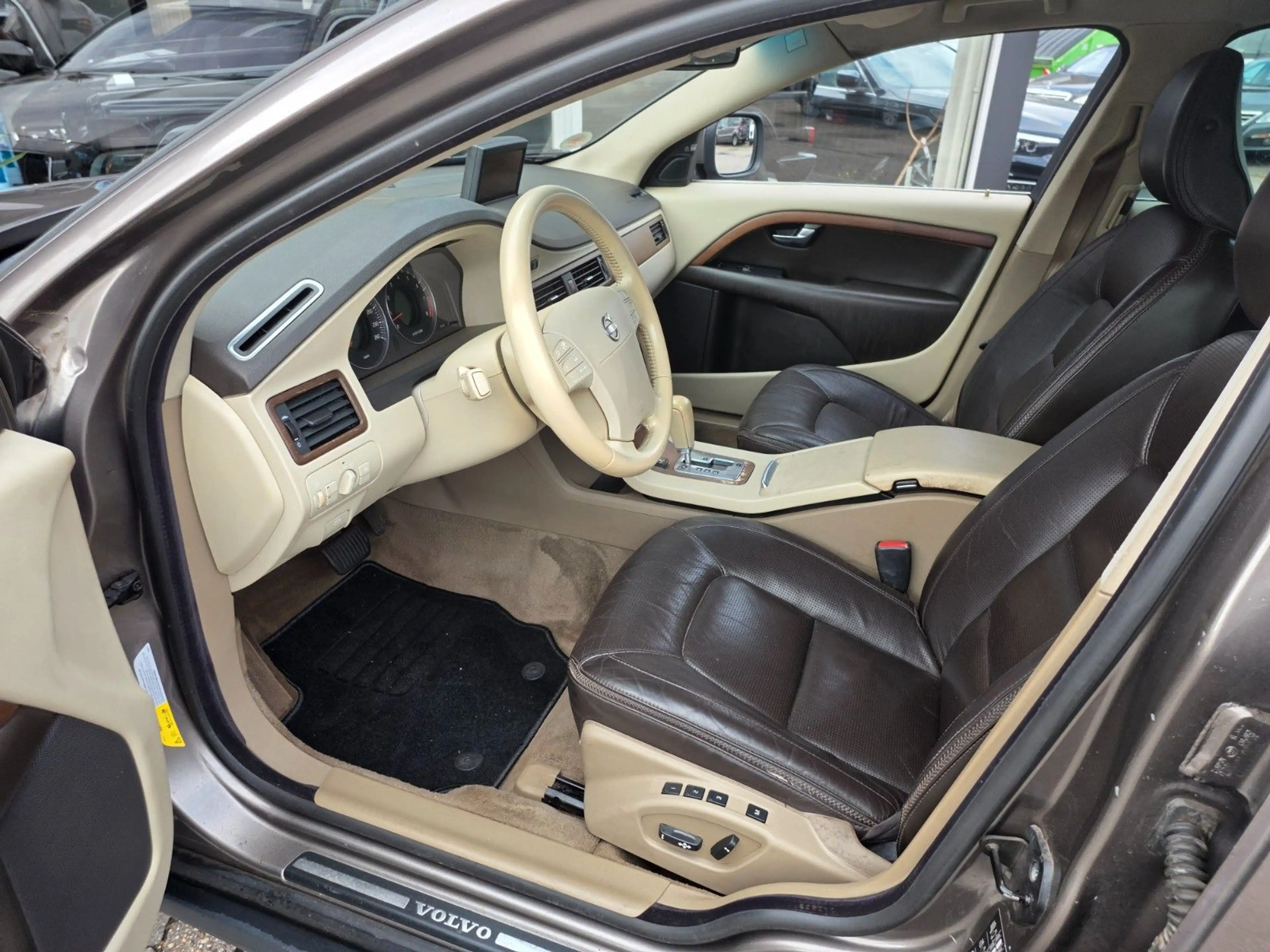 Volvo XC70 3,2 Summum AWD LEDER/TOTWINKEL/LPG GAS — photo 10