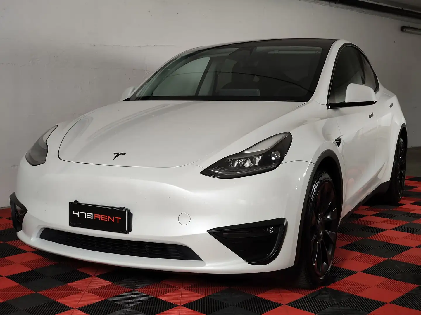 Tesla Model Y Long Range AWD + performance pack 534cv - 1