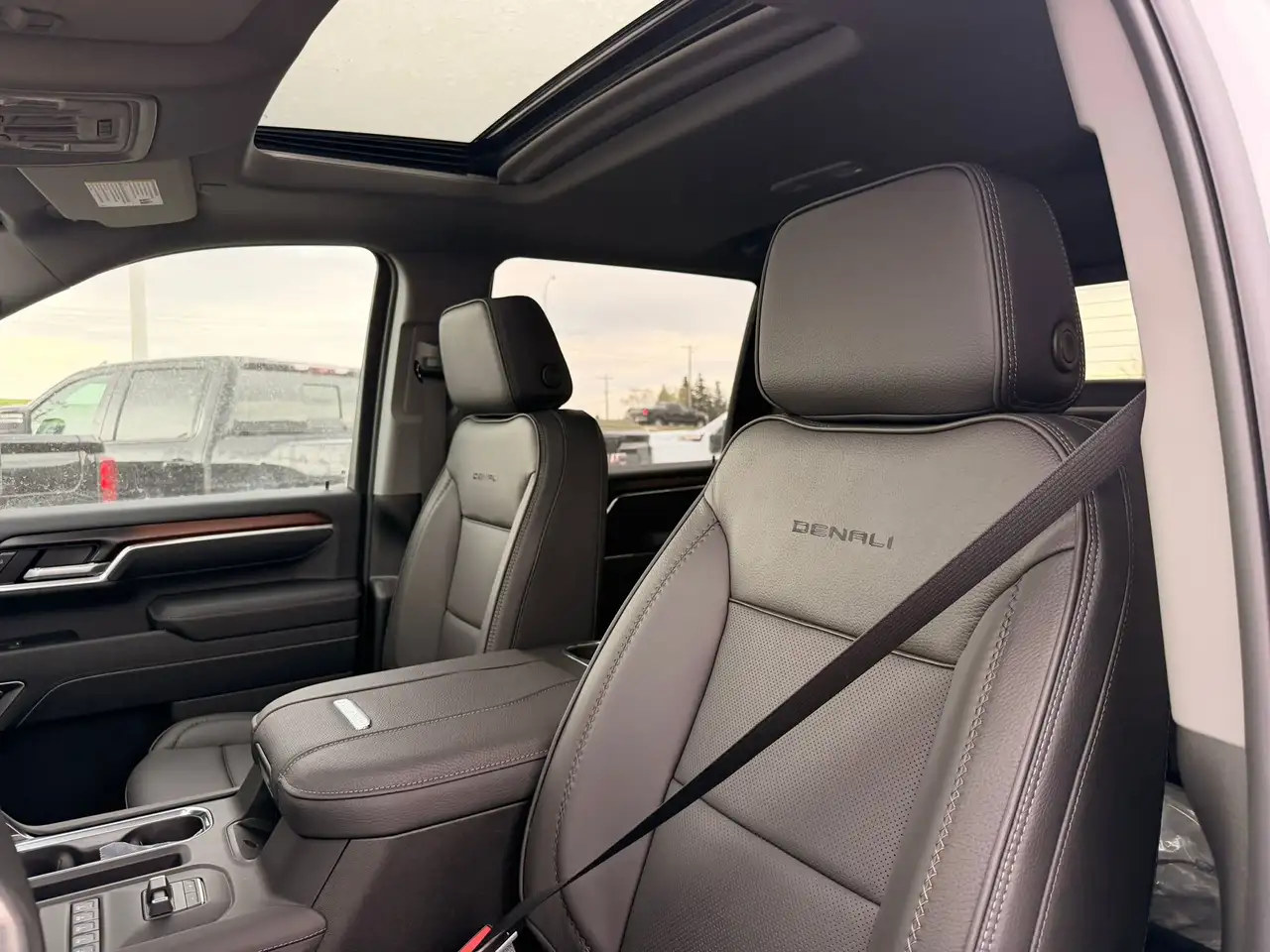 GMC Sierra 3500HD снимка GMC Sierra 3500HD