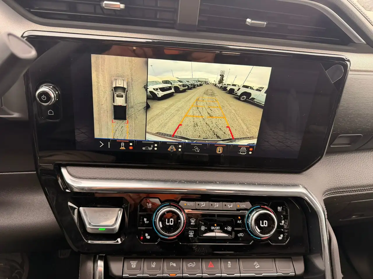 GMC Sierra 3500HD снимка GMC Sierra 3500HD