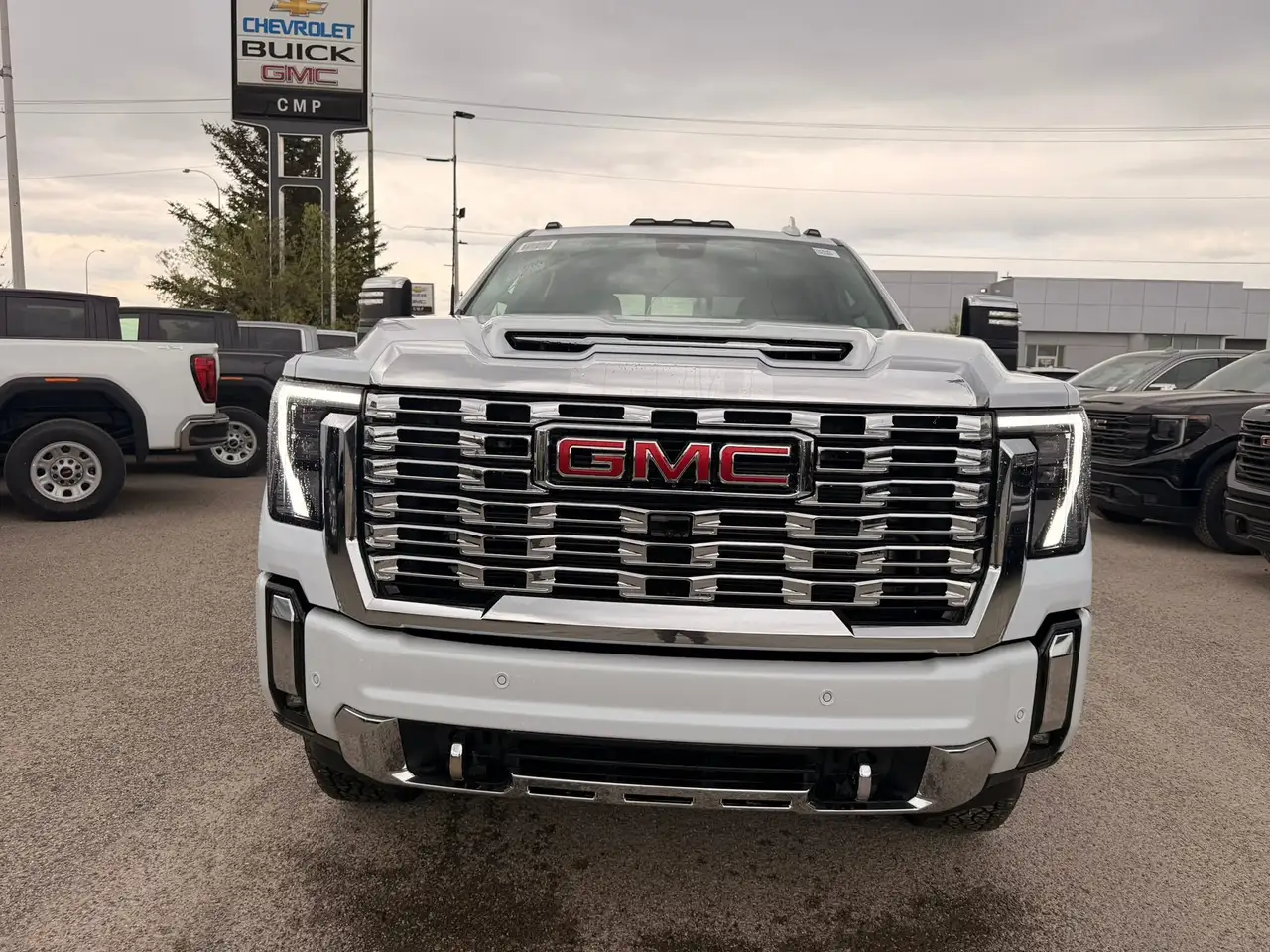 GMC Sierra 3500HD снимка GMC Sierra 3500HD