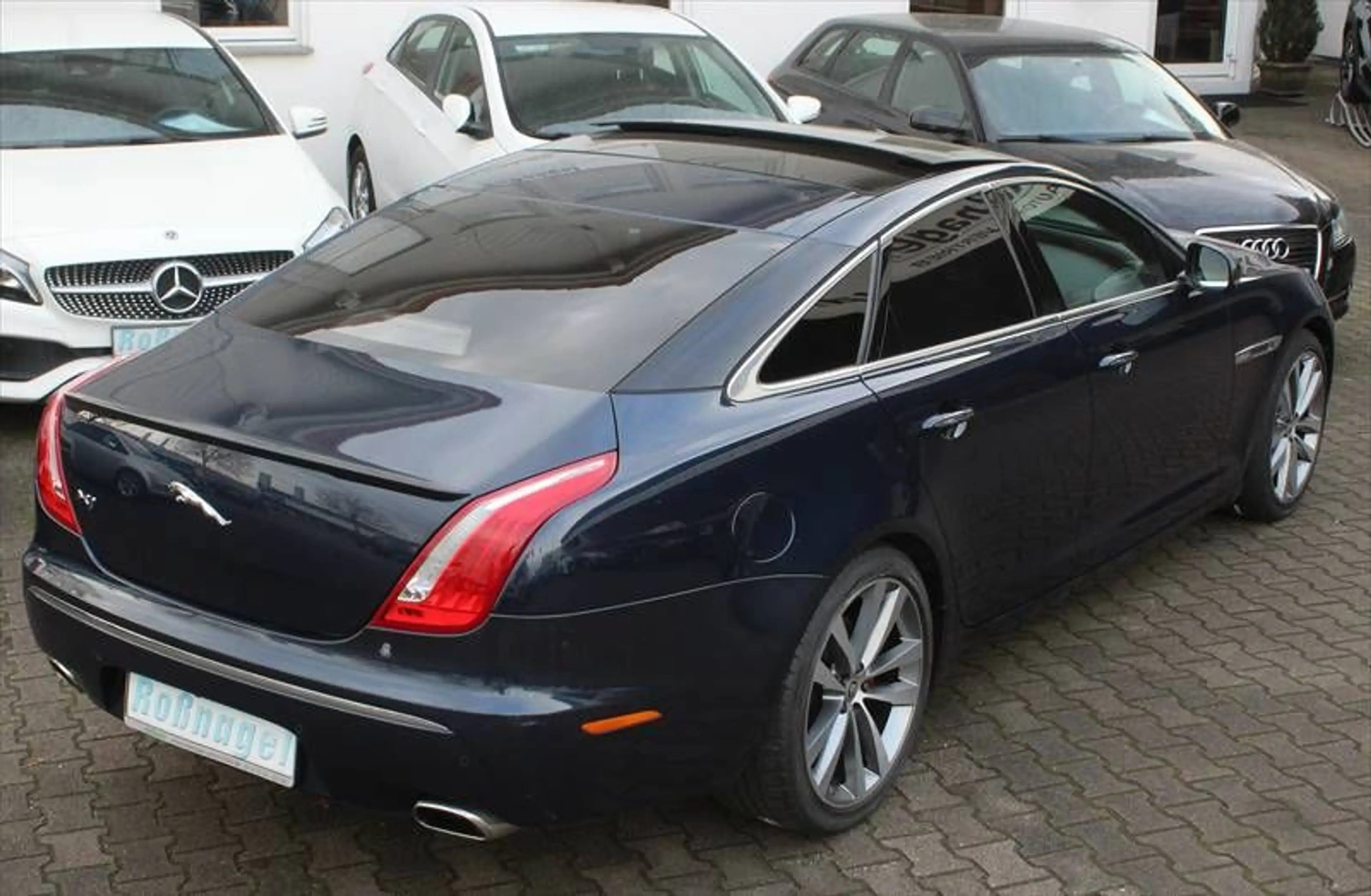 Jaguar XJ 3,0 Diesel S V6 Portfolio ACC Alu 20 Zoll — photo 2