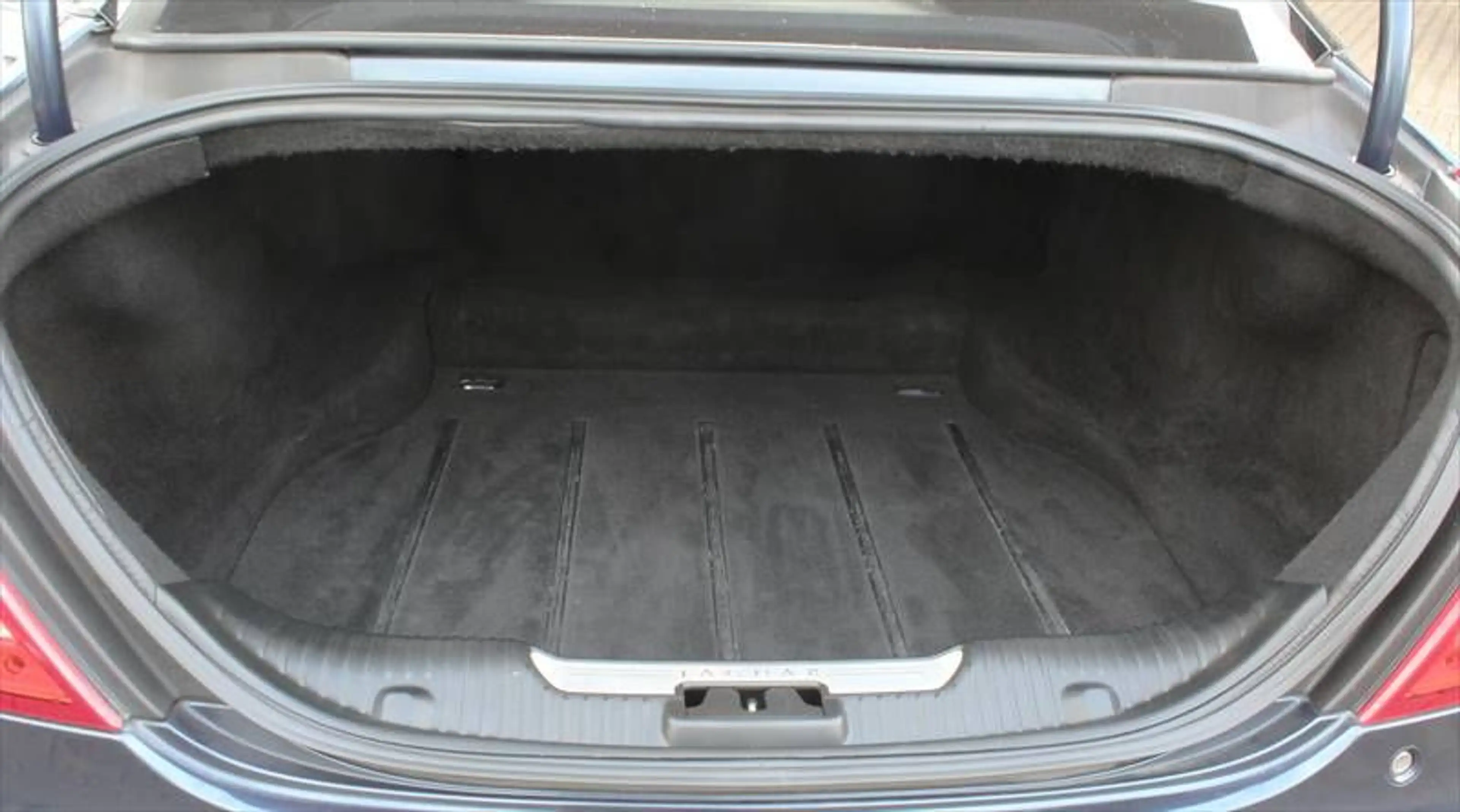 Jaguar XJ 3,0 Diesel S V6 Portfolio ACC Alu 20 Zoll — photo 11