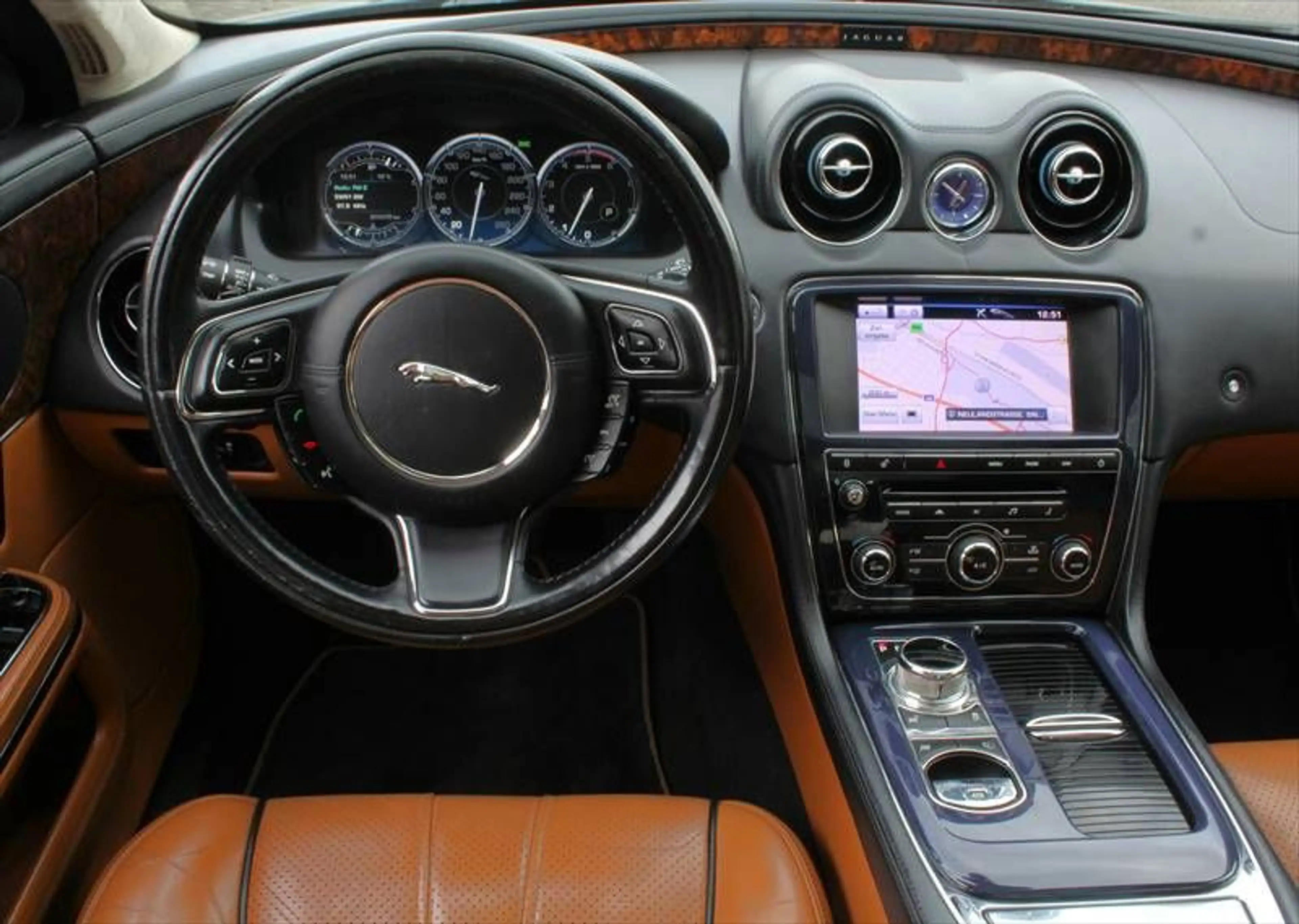 Jaguar XJ 3,0 Diesel S V6 Portfolio ACC Alu 20 Zoll — photo 3
