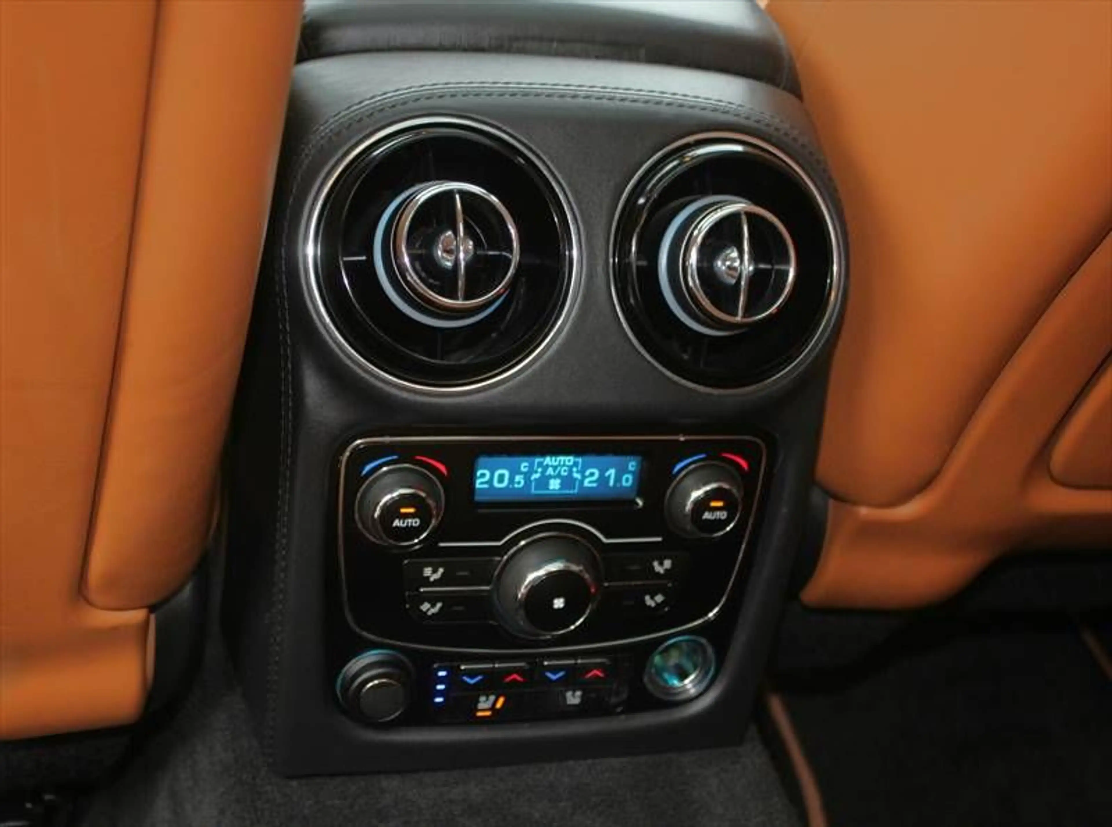 Jaguar XJ 3,0 Diesel S V6 Portfolio ACC Alu 20 Zoll — photo 10