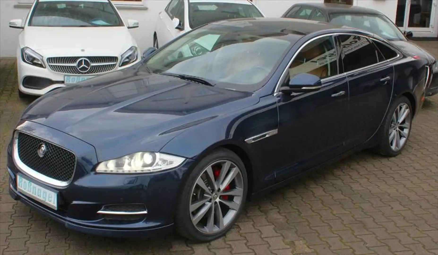 Jaguar XJ 3,0 Diesel S V6 Portfolio ACC Alu 20 Zoll Bleu - 1