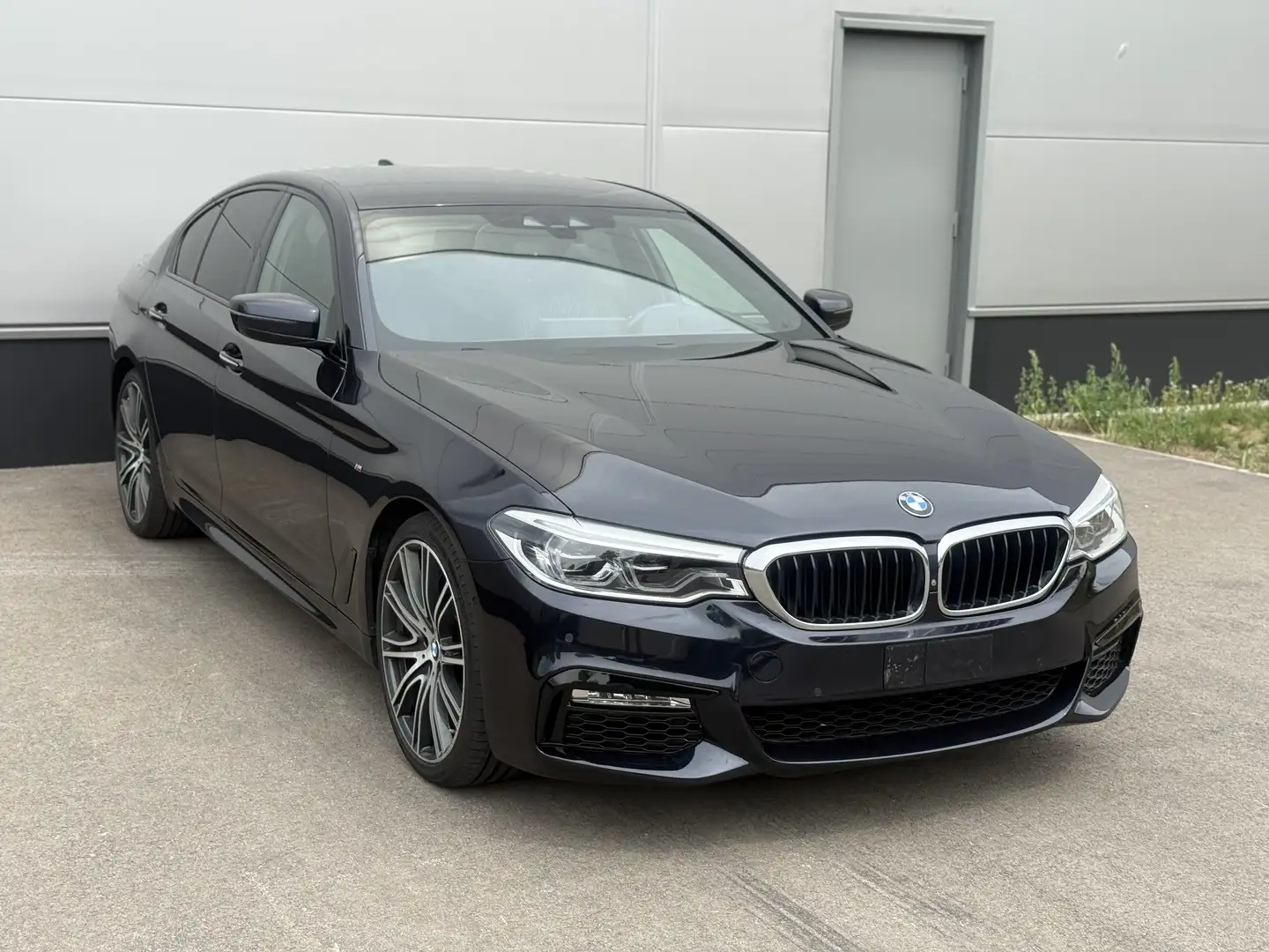 BMW 540 i G30 M-Pack Individual Gekeurd Blauw - 1