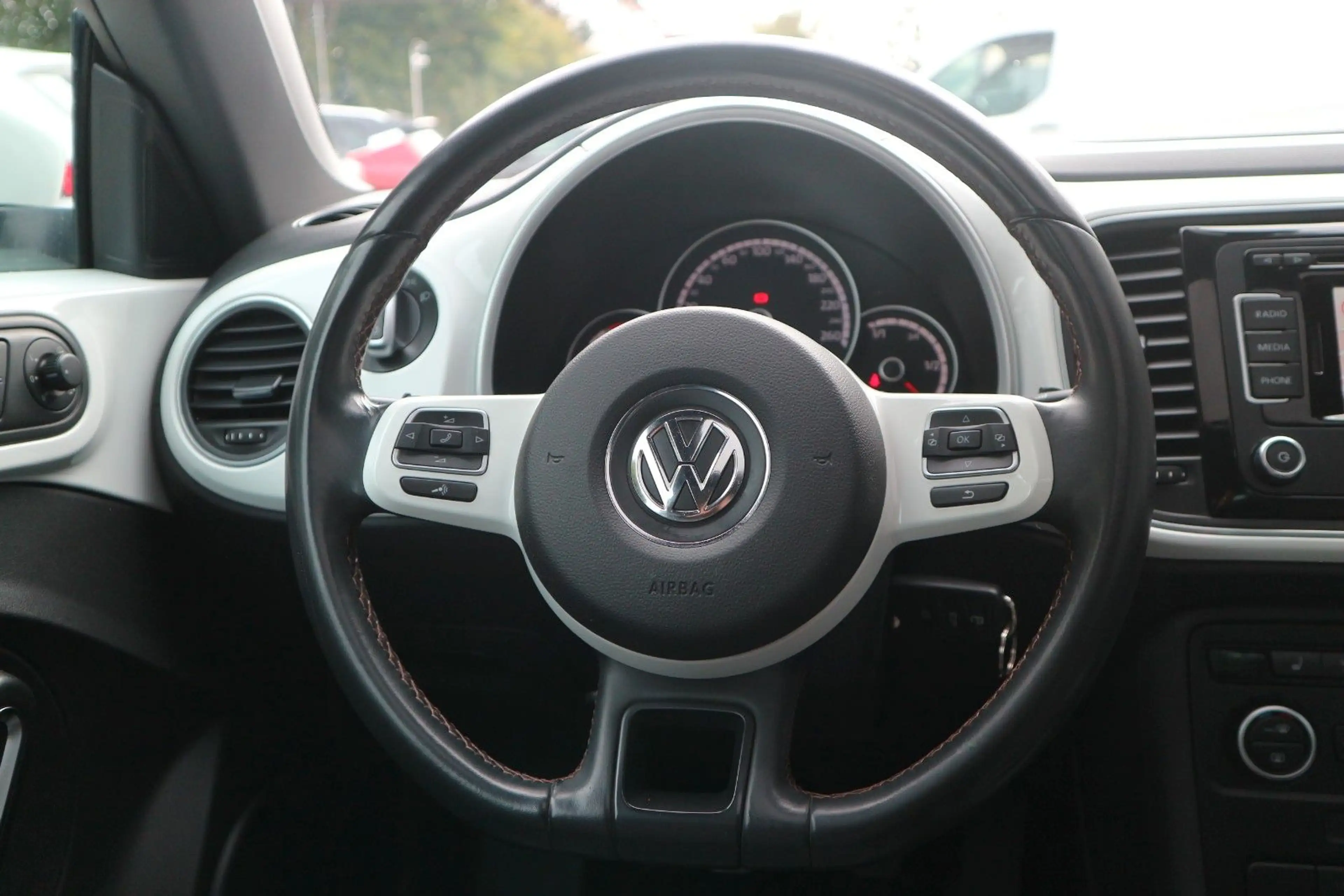 Volkswagen Beetle Lim. Cup *2.HD | PANORAMA | NAVI | PDC | KLIMA | TEMPOMAT* — photo 12