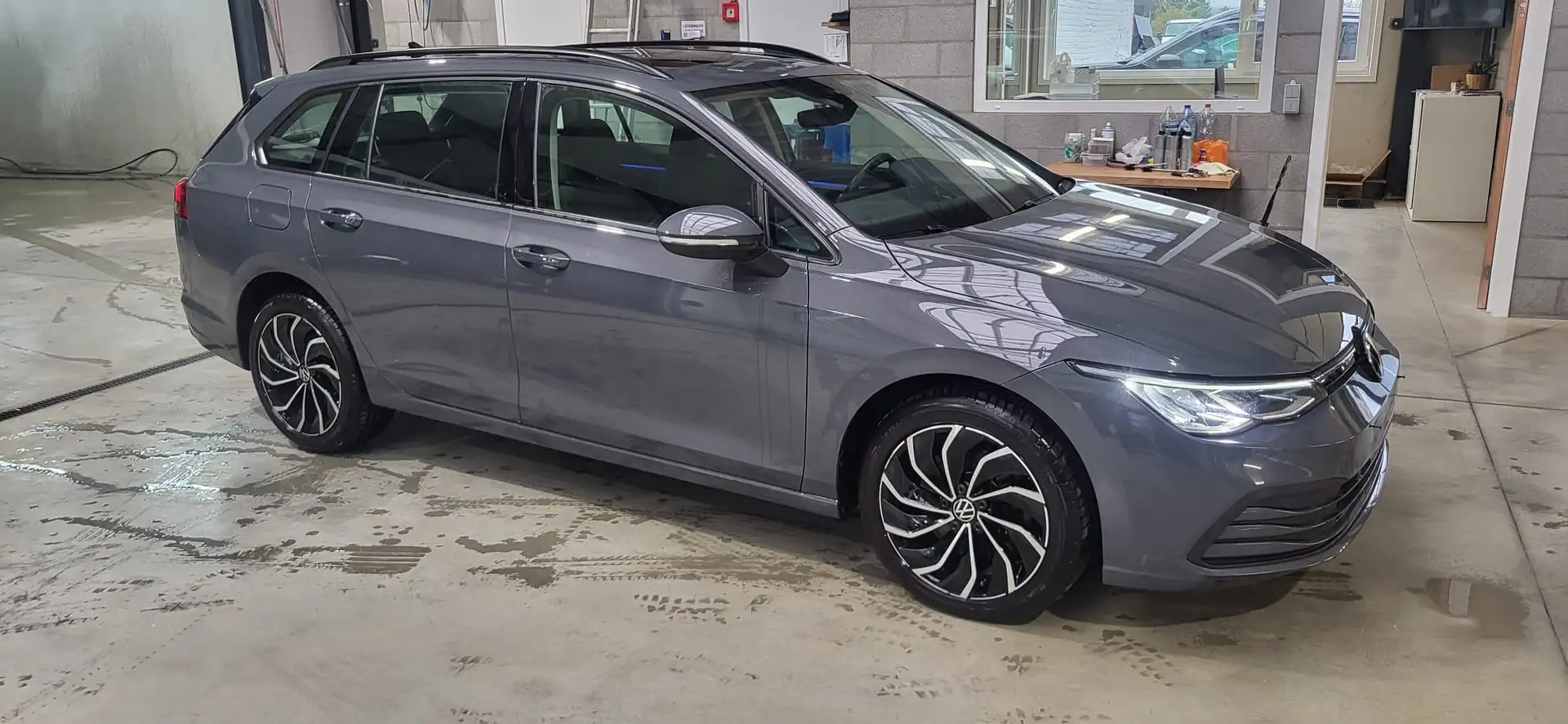 Volkswagen Golf Variant Golf SW 2.0 SCR TDi Life DSG Grijs - 2