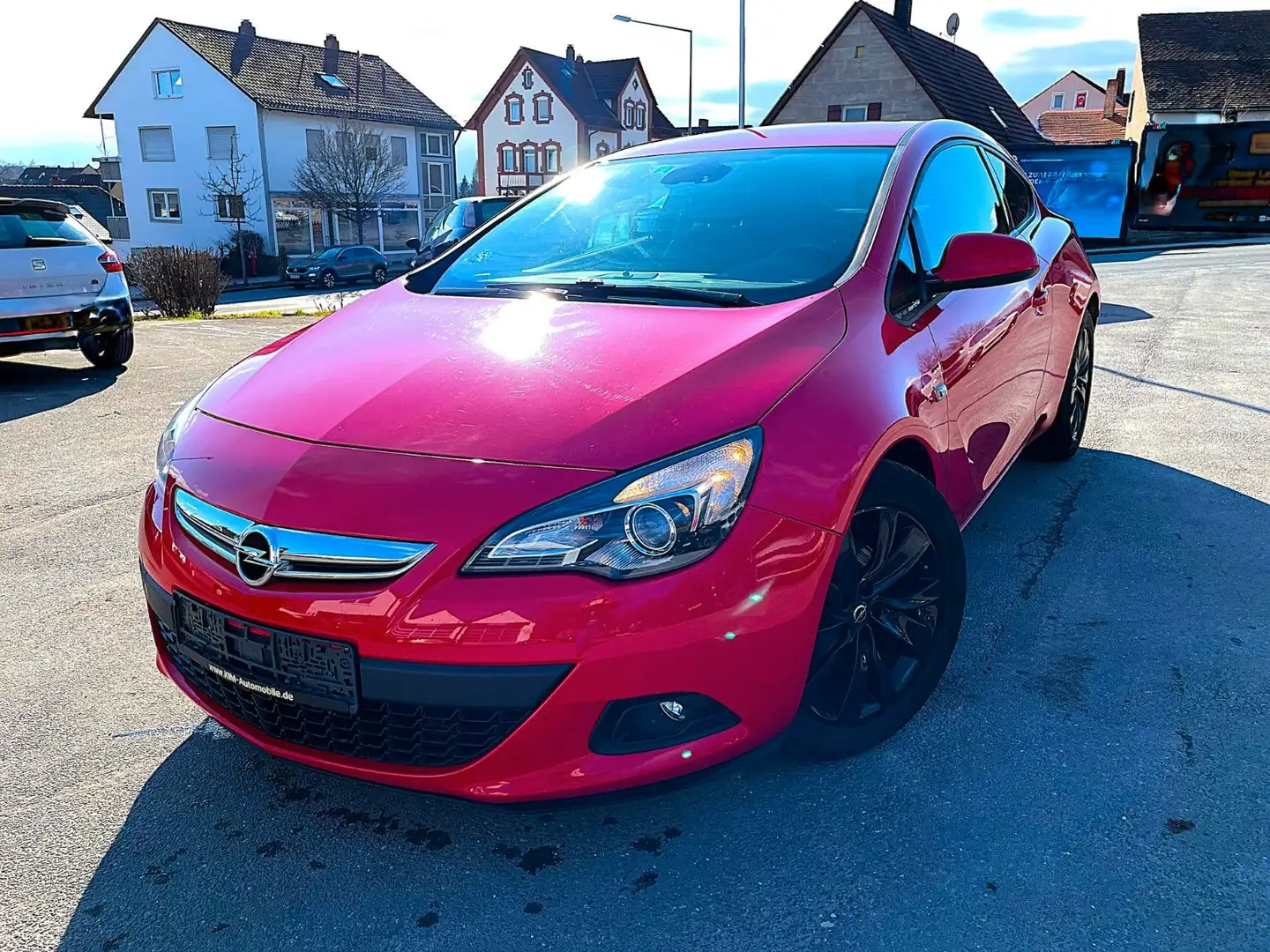 Opel Astra J GTC Basis SPORT/KLIMAAUTOM/LENKRADH/NAVI Rouge - 2