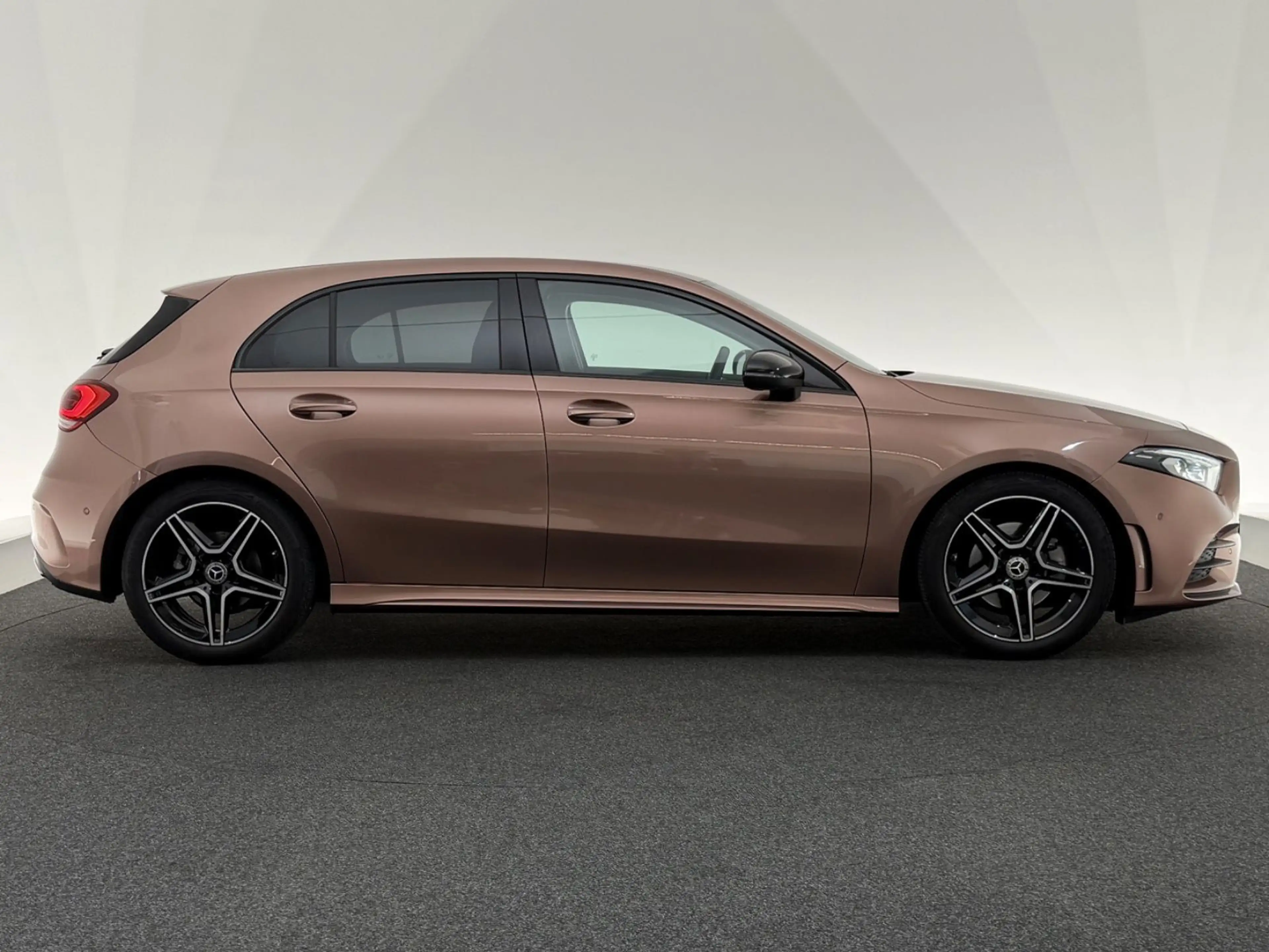 Mercedes-Benz A 200 *AMG LINE*NIGHT-MULTIBEAM-360°-APP-ROSEGOLD — photo 8
