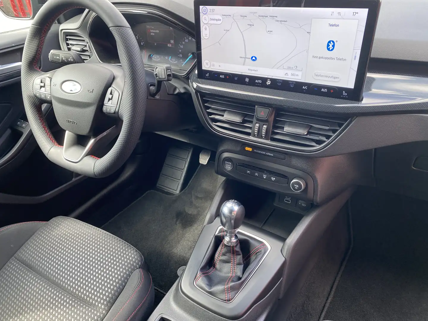 Ford Focus 1.0 MHEV ST-Line +LED +grand ecran +48m Garantie Zwart - 2