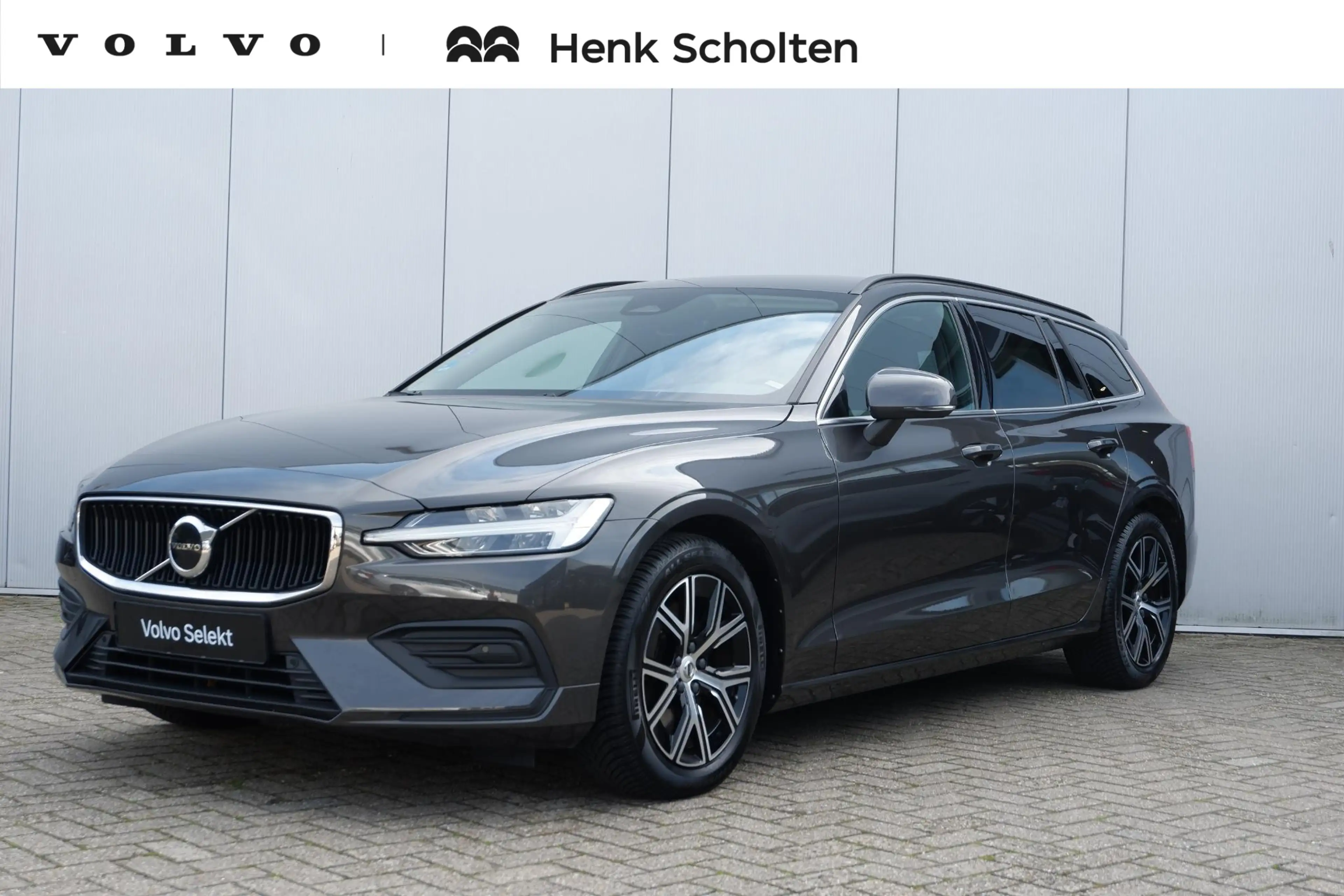 Volvo V60 2.0 B4 Core Trekhaak semi elektrisch inklapbaar |