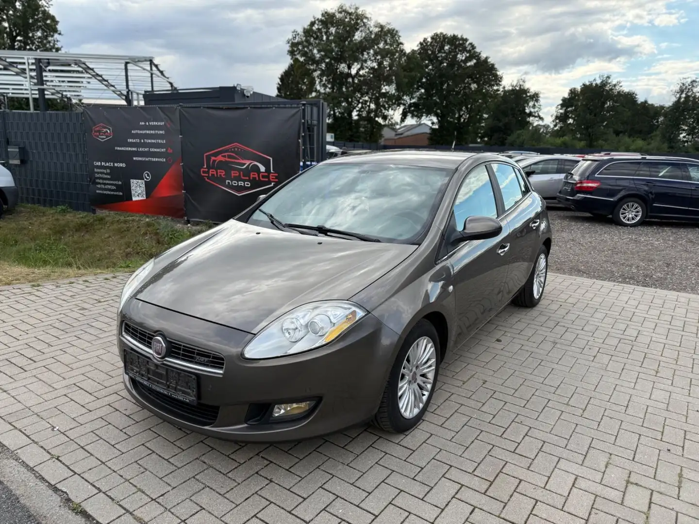 Fiat Bravo 1.4 16V T JET Emotion TÜV NEU/2. HAND Braun - 1