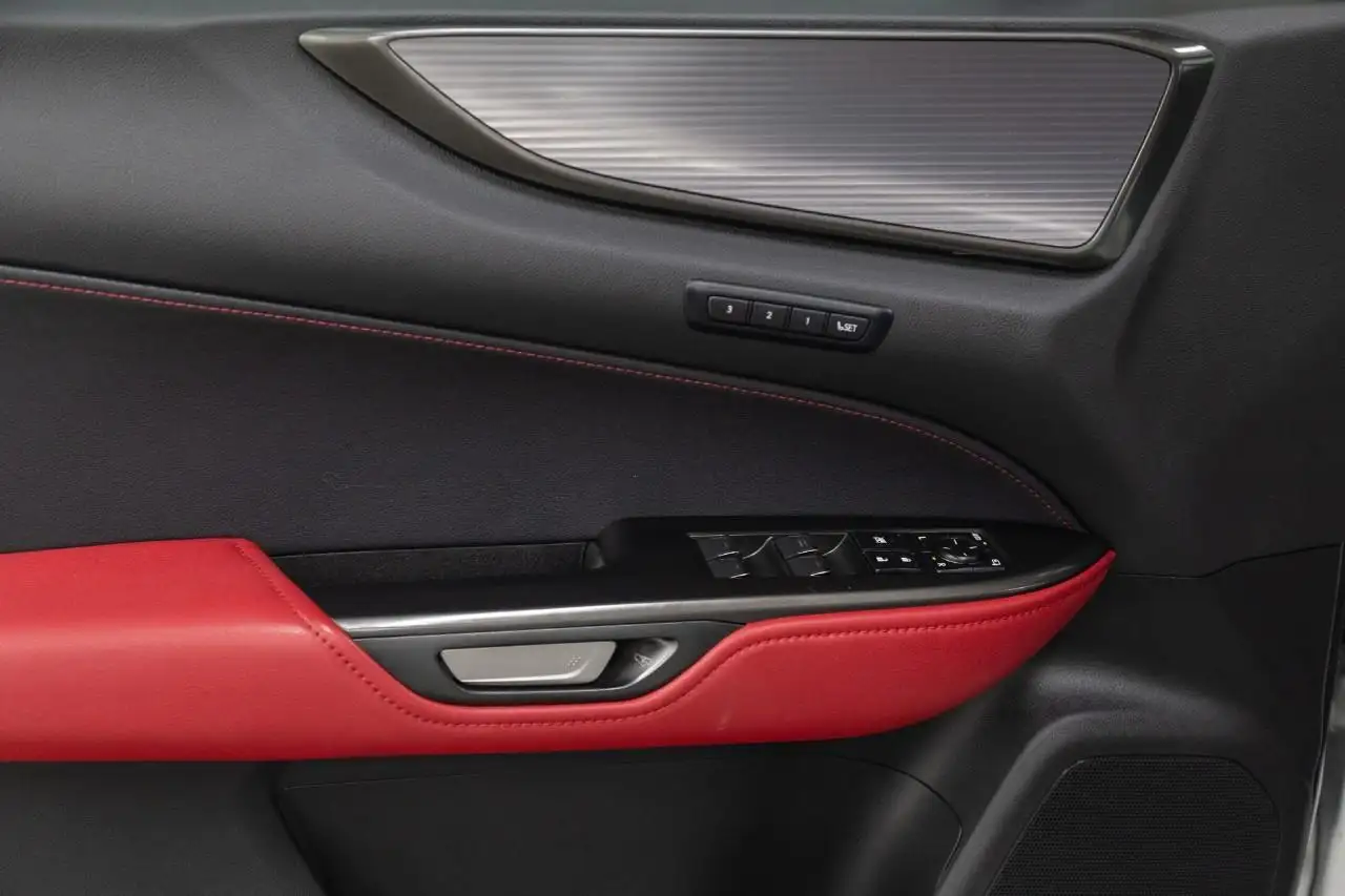 Lexus NX fotografie Lexus NX