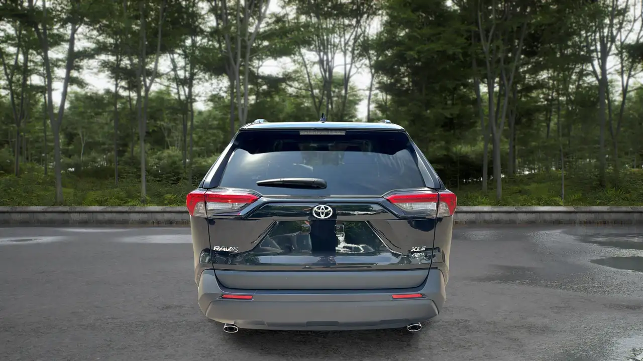 Toyota RAV 4 снимка Toyota RAV 4