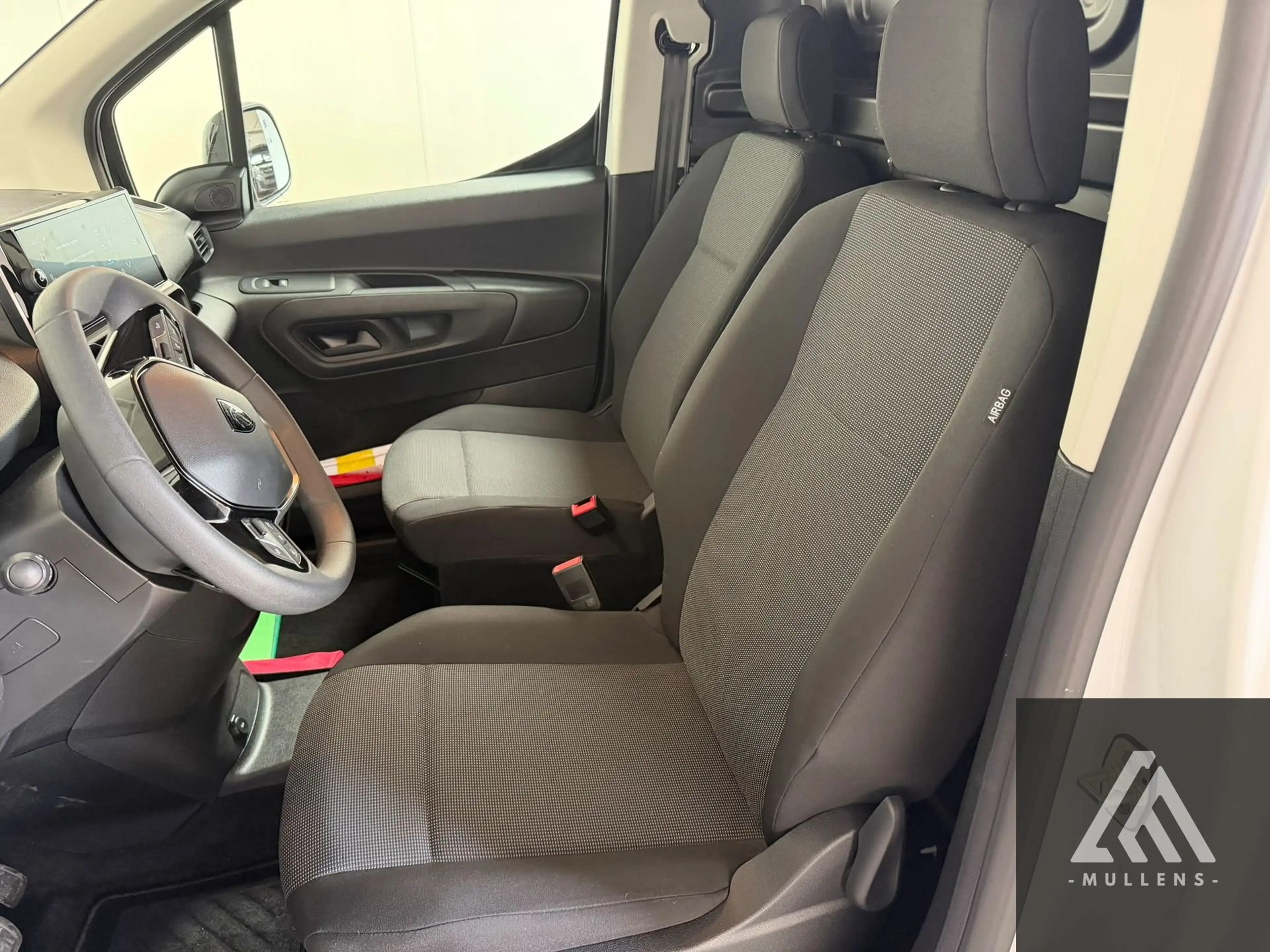Peugeot Partner e Partner Standard Heavy 50 Kwh slechts 921 kilometers — photo 10