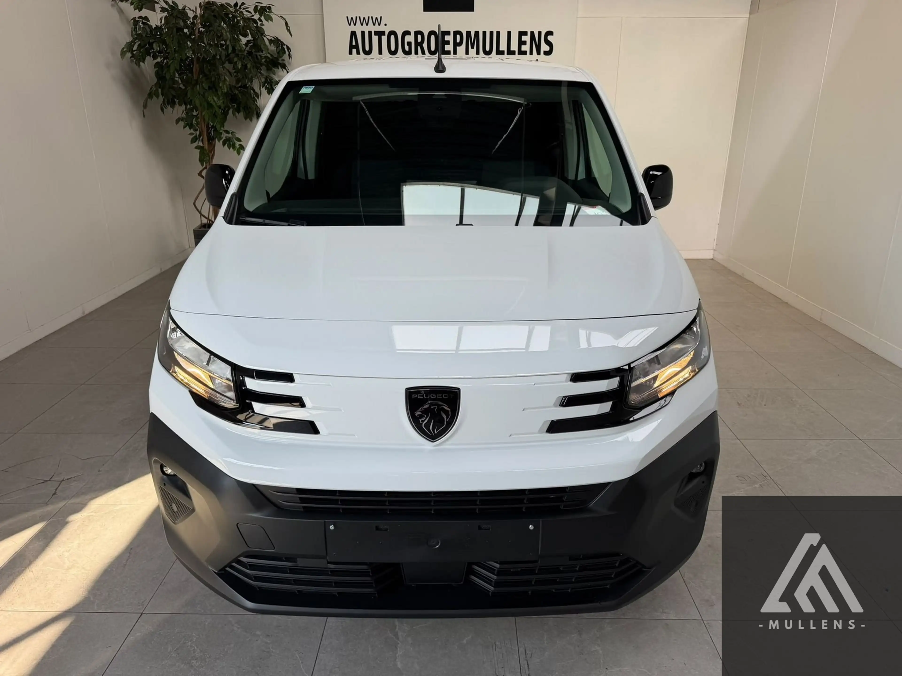 Peugeot Partner e Partner Standard Heavy 50 Kwh slechts 921 kilometers — photo 5