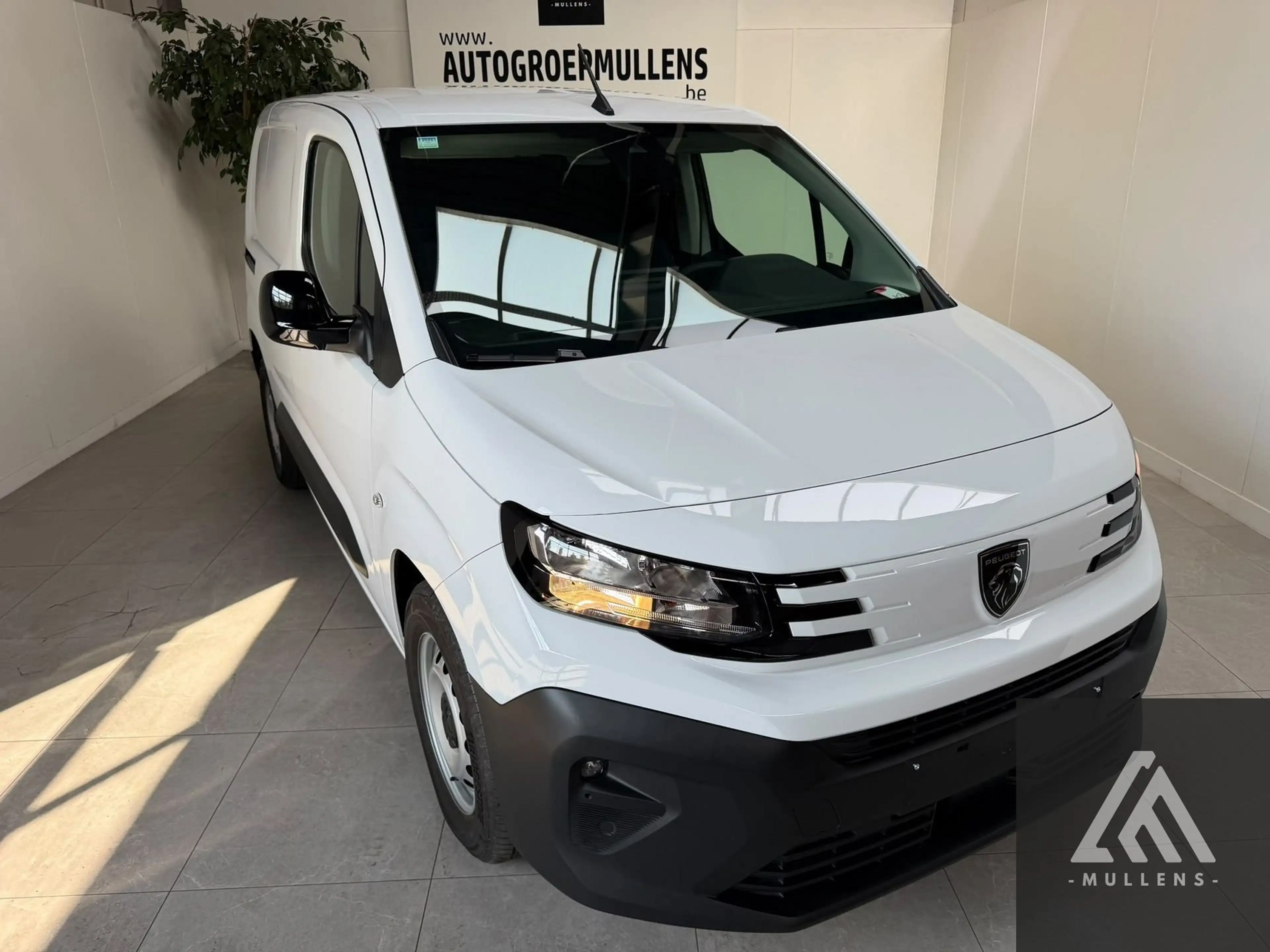 Peugeot Partner e Partner Standard Heavy 50 Kwh slechts 921 kilometers — photo 3