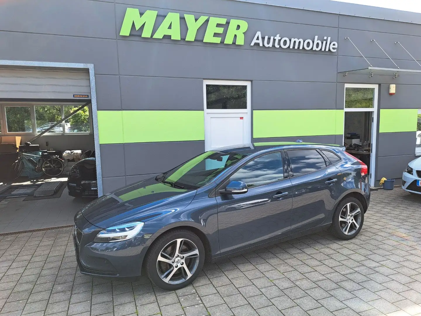 Volvo V40 Momentum "Navi-LED-Aut.-SHZ" Blau - 1