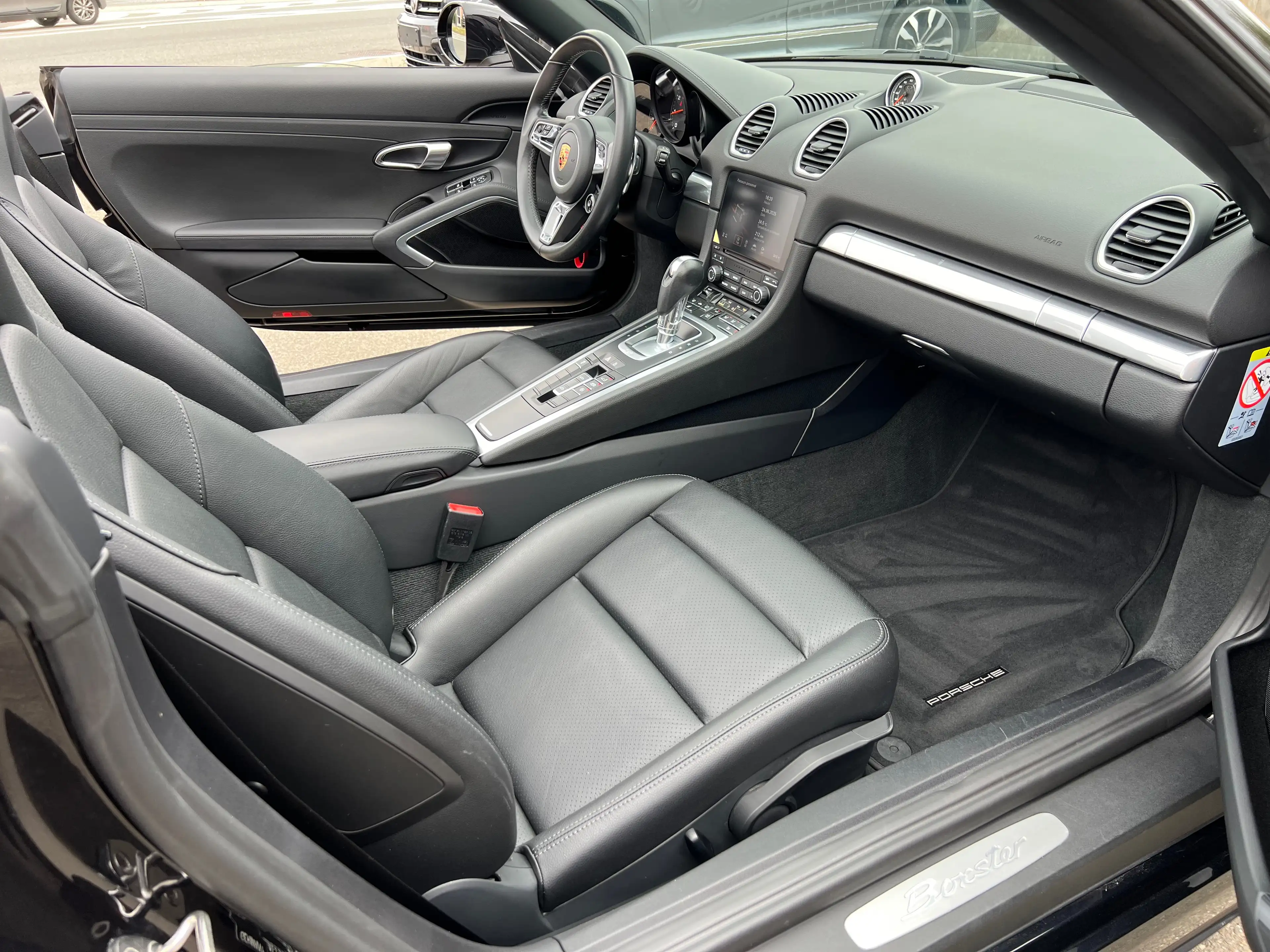 Porsche 718 Boxster 2.0 Turbo PDK PDLS+ CHRONO EXHAUST JA20 — photo 14